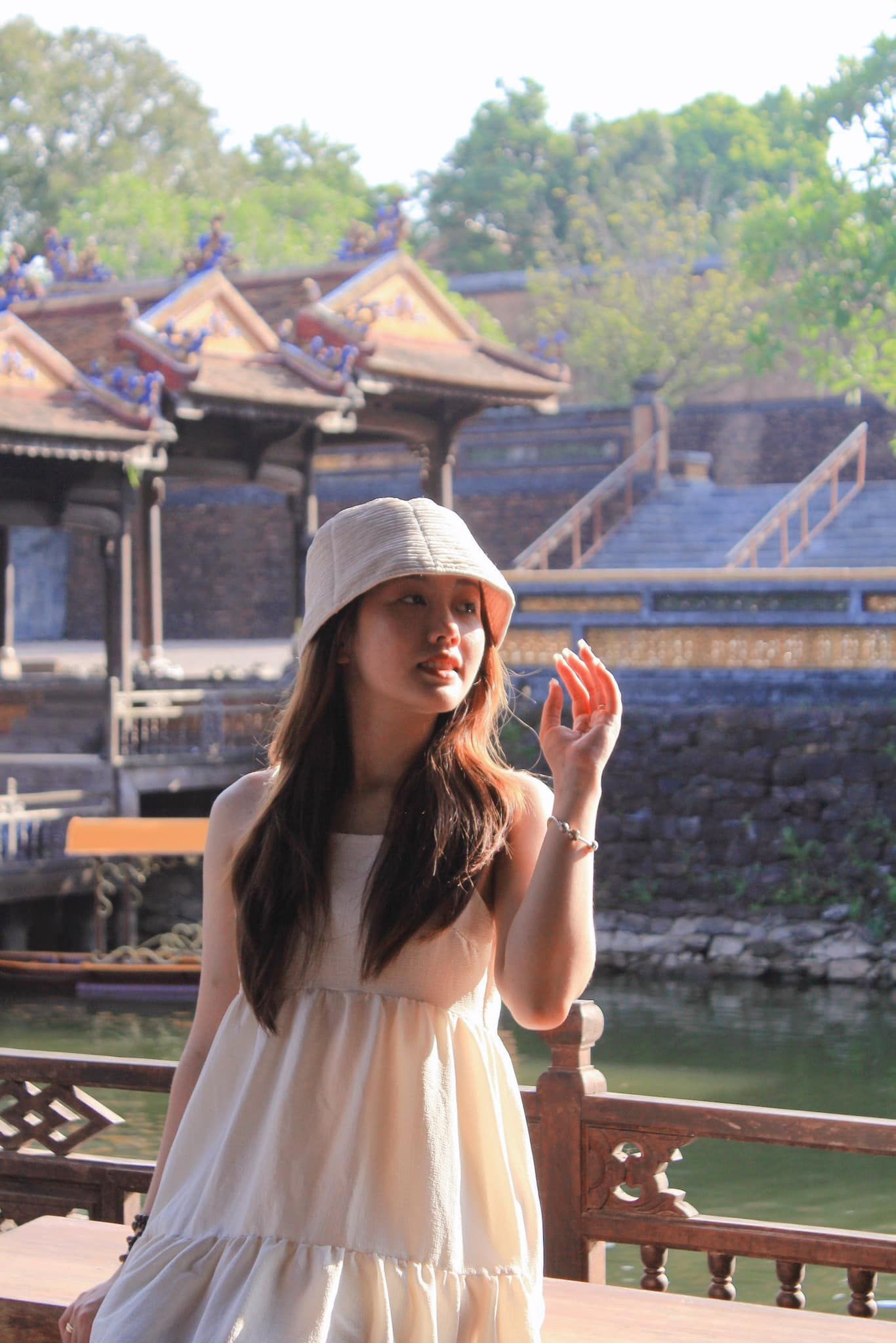 VN Travel Guide