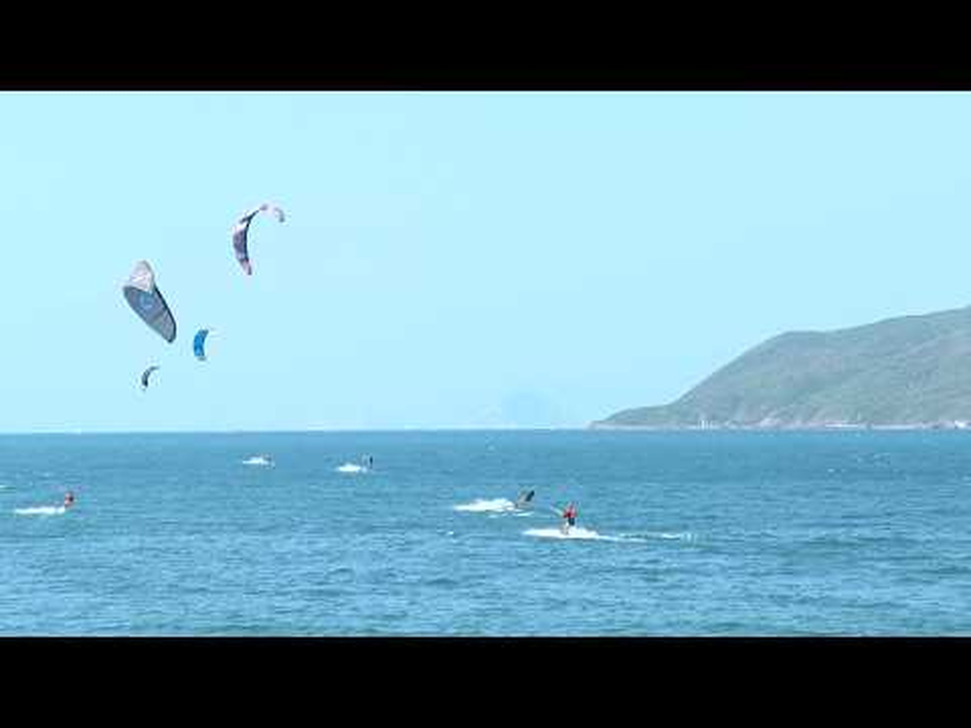 Conquering the Ocean: An Exciting Kitesurfing Experience in Nha Trang - Hình 1