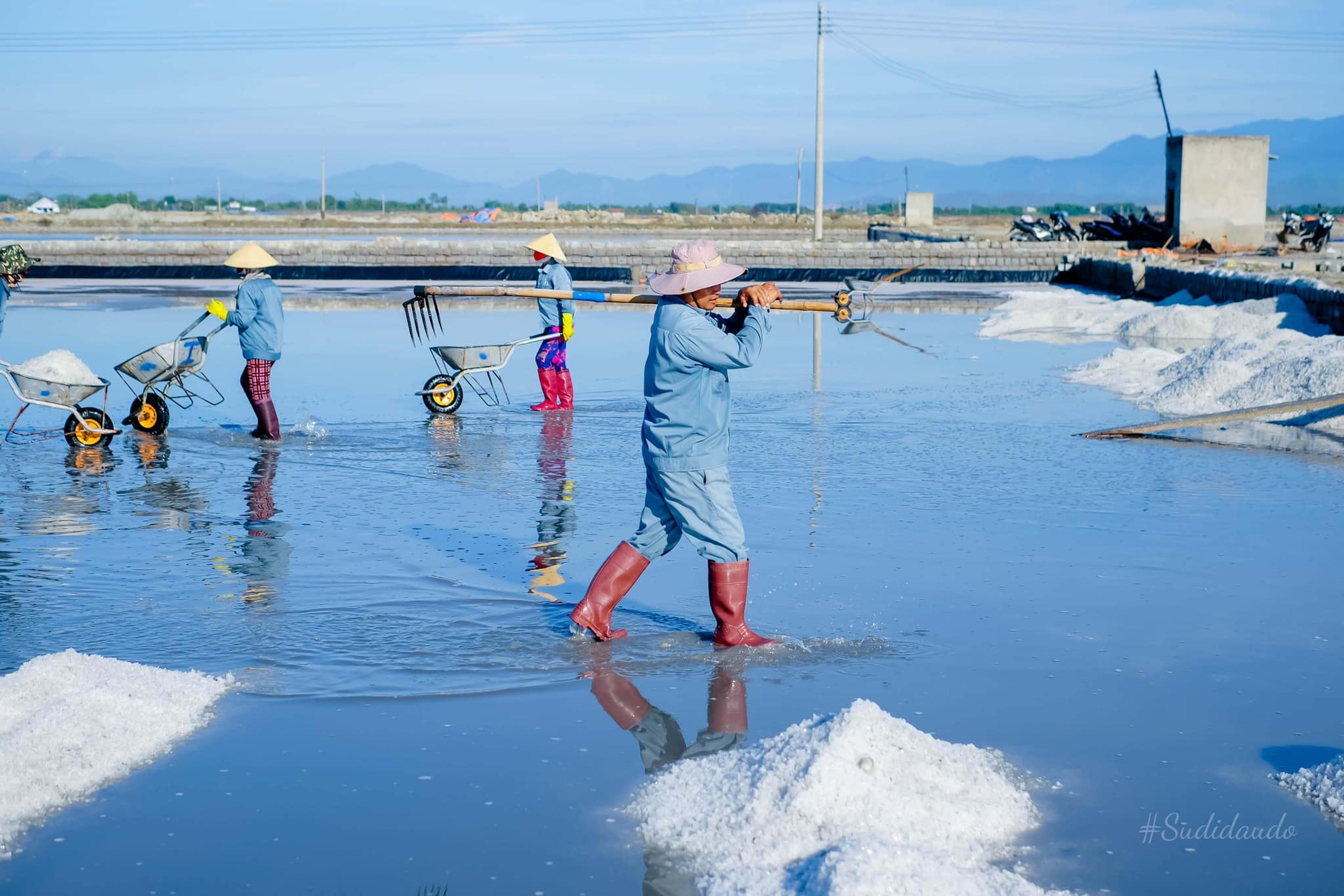 Ninh Diêm - Cánh Đồng Tuyết Mặn Hòn Khói - Hình 15