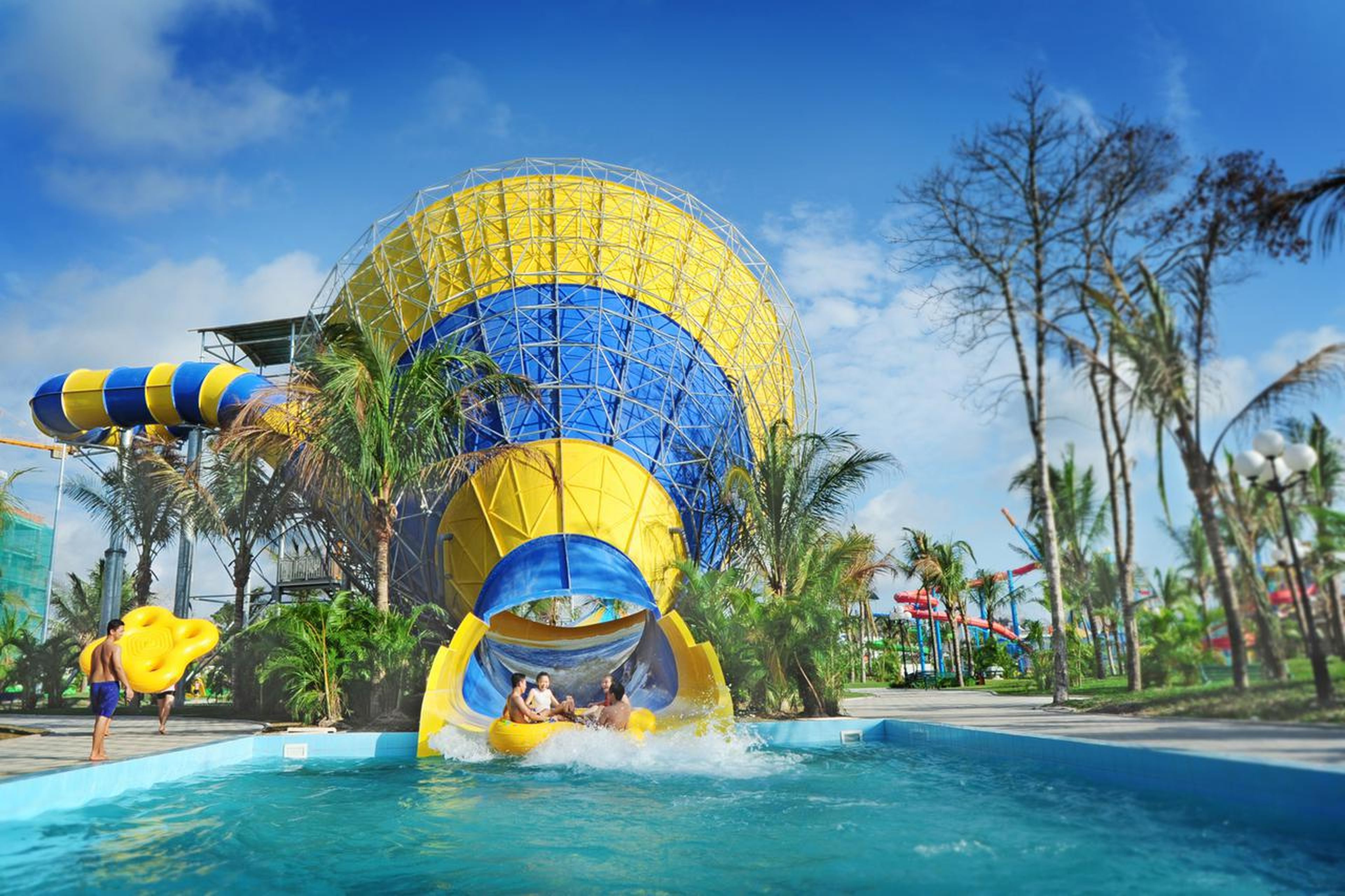 Vinpearl Land Nha Trang: Thiên đường giải trí và khám phá - Hình 1
