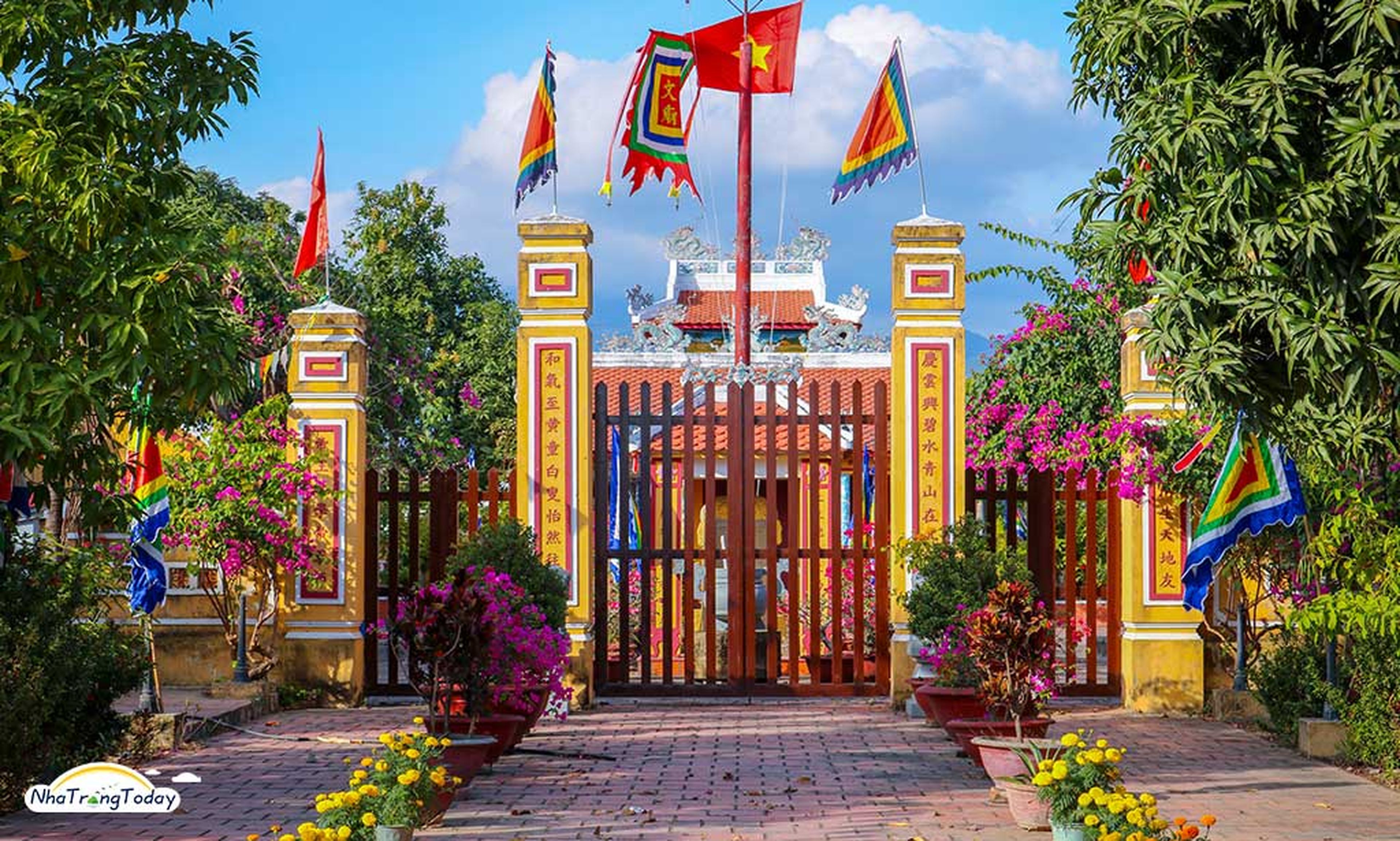 Unique Confucian Architecture at Dien Khanh Temple of Literature - Hình 1