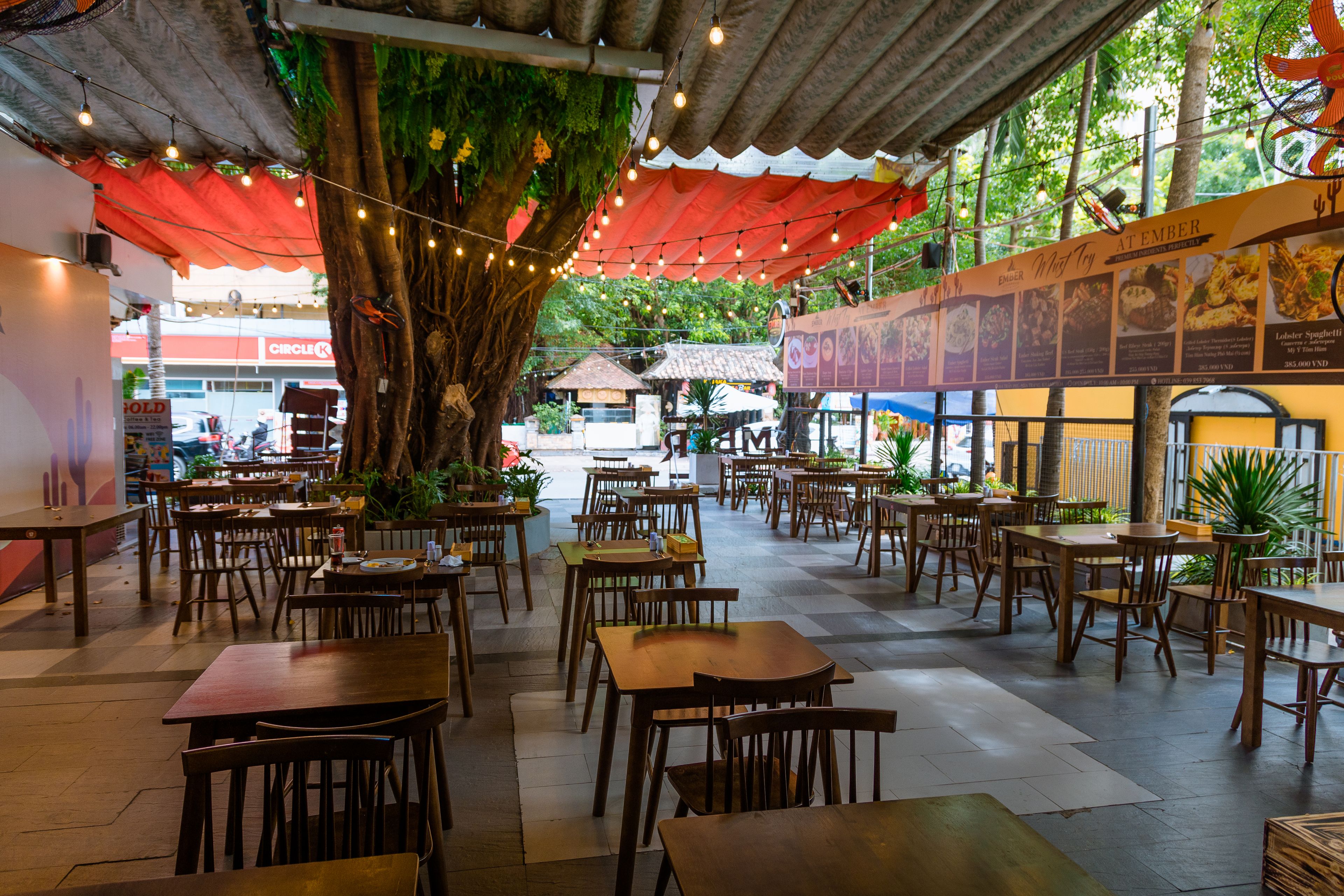 Ember Steakhouse Nha Trang - Hình 3