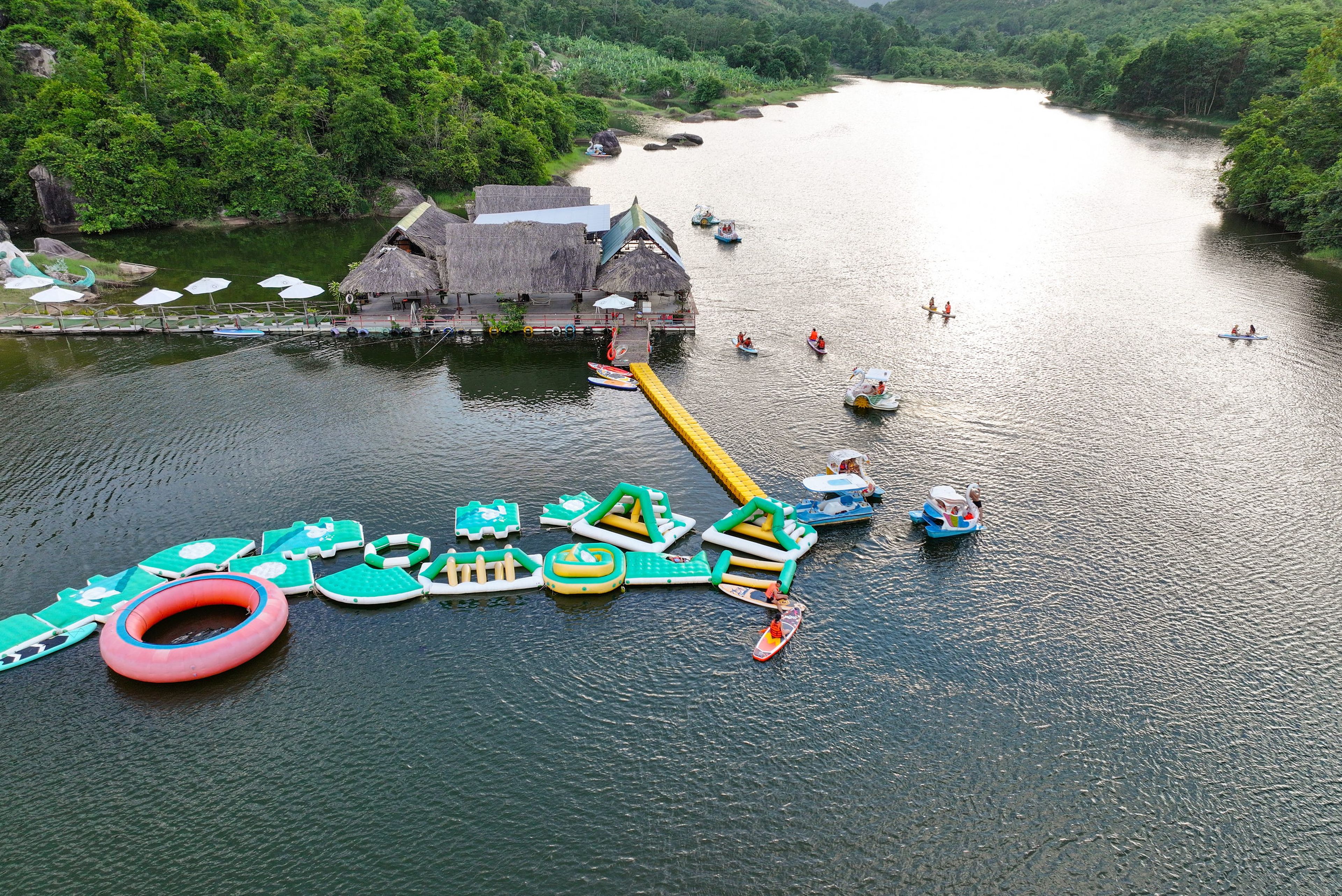 Kenh Ha Lake - Hình 20