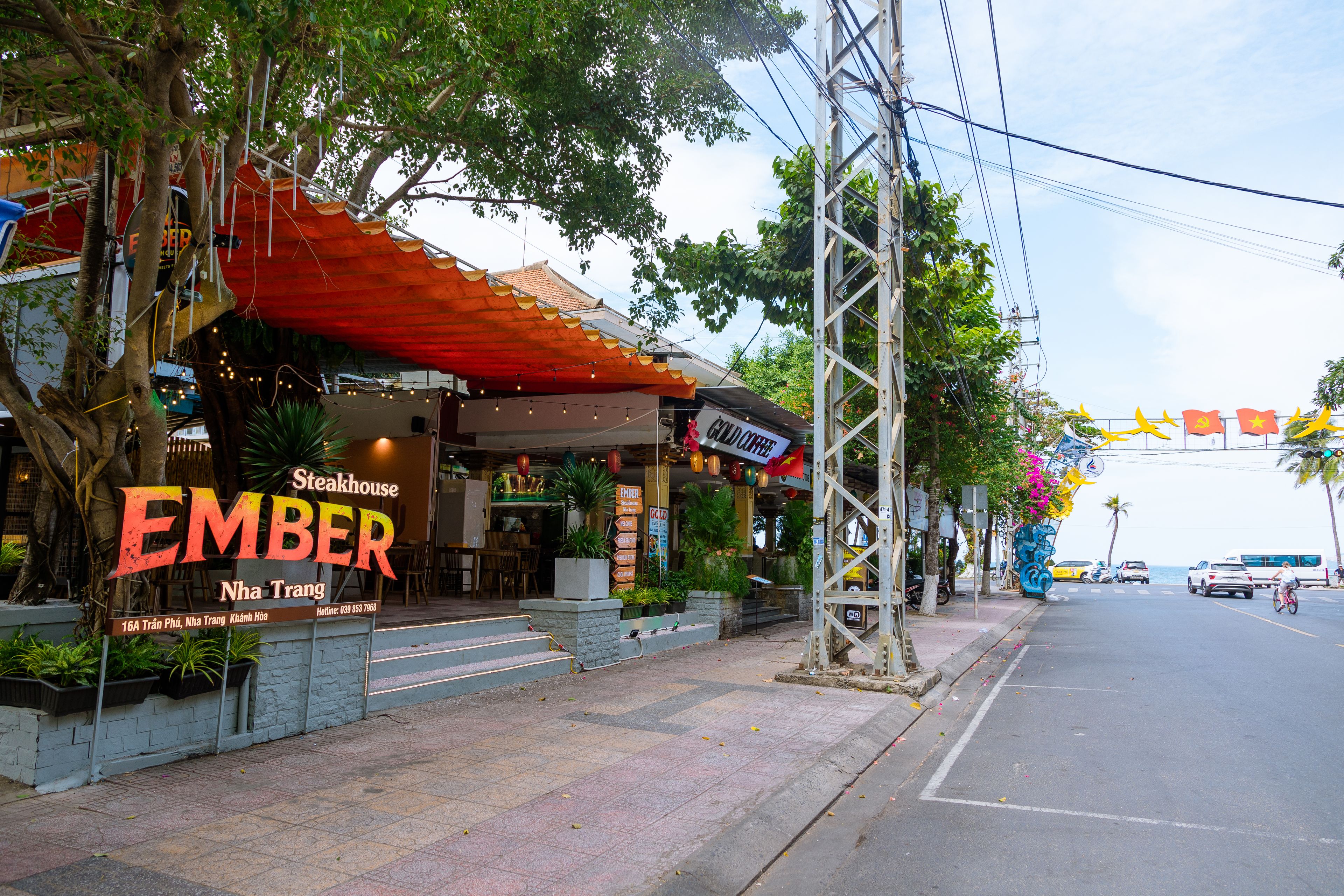 Ember Steakhouse Nha Trang - Hình 2