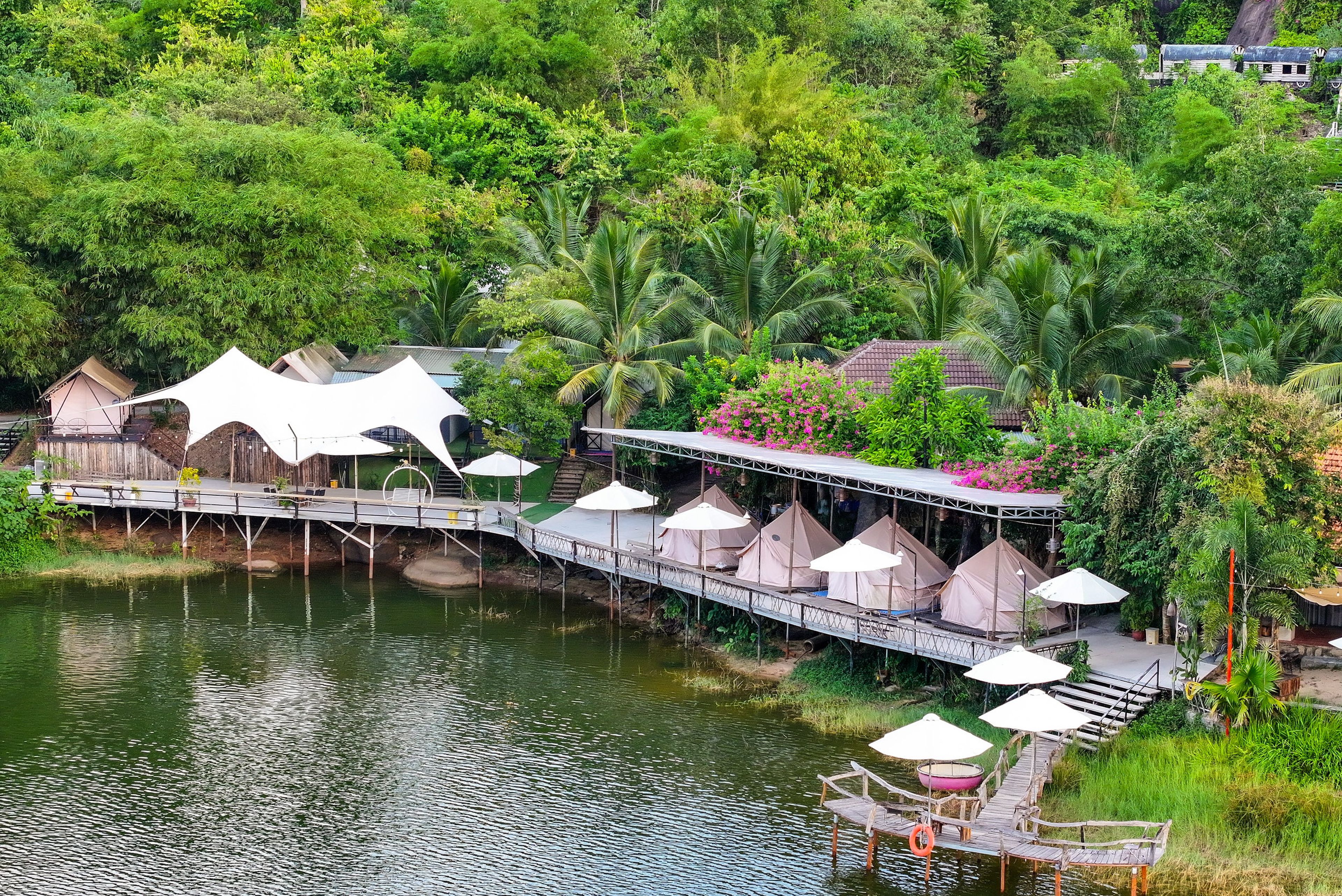 Kenh Ha Lake - Hình 9