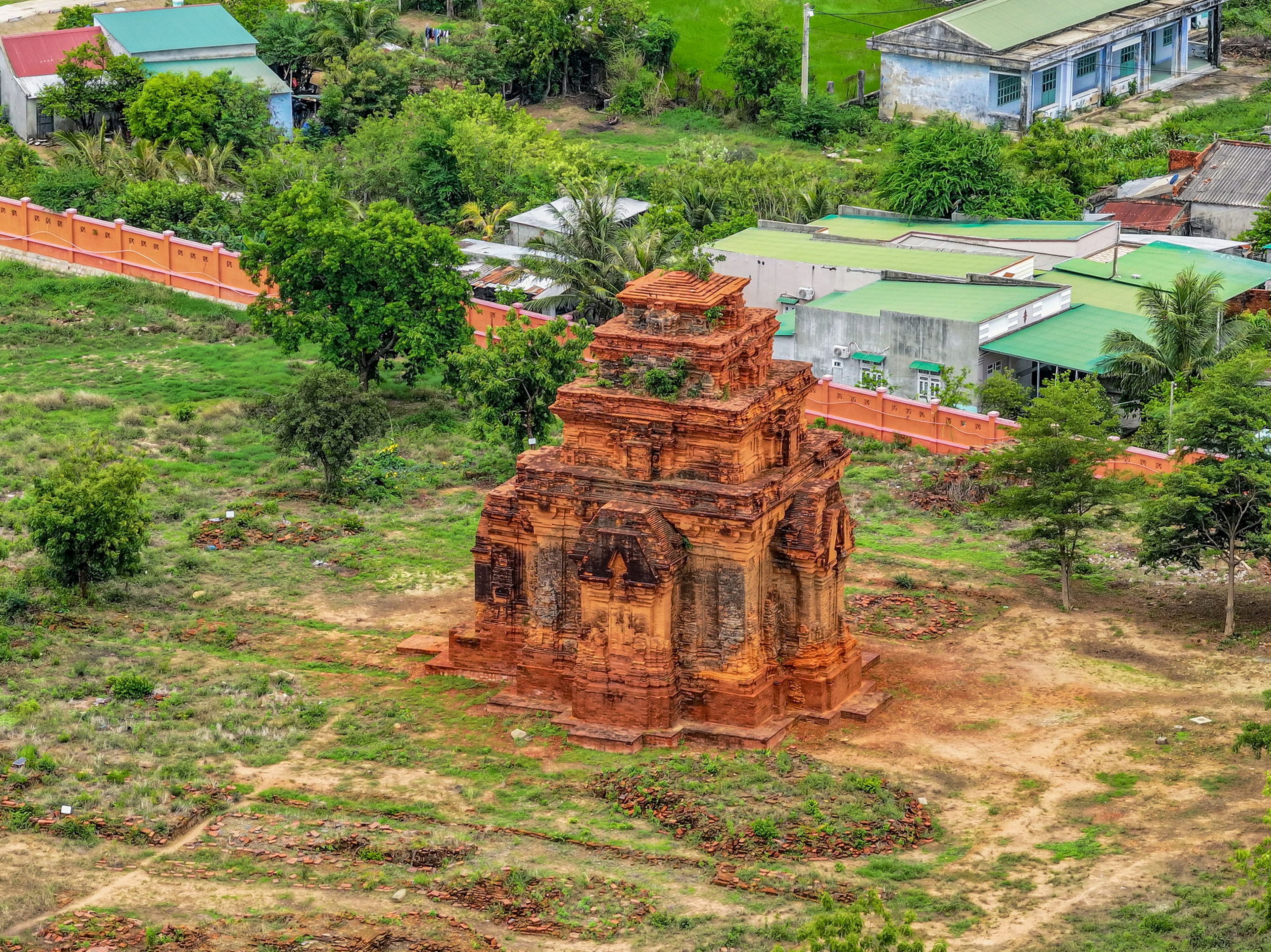 Tháp Hòa Lai - Hình 1