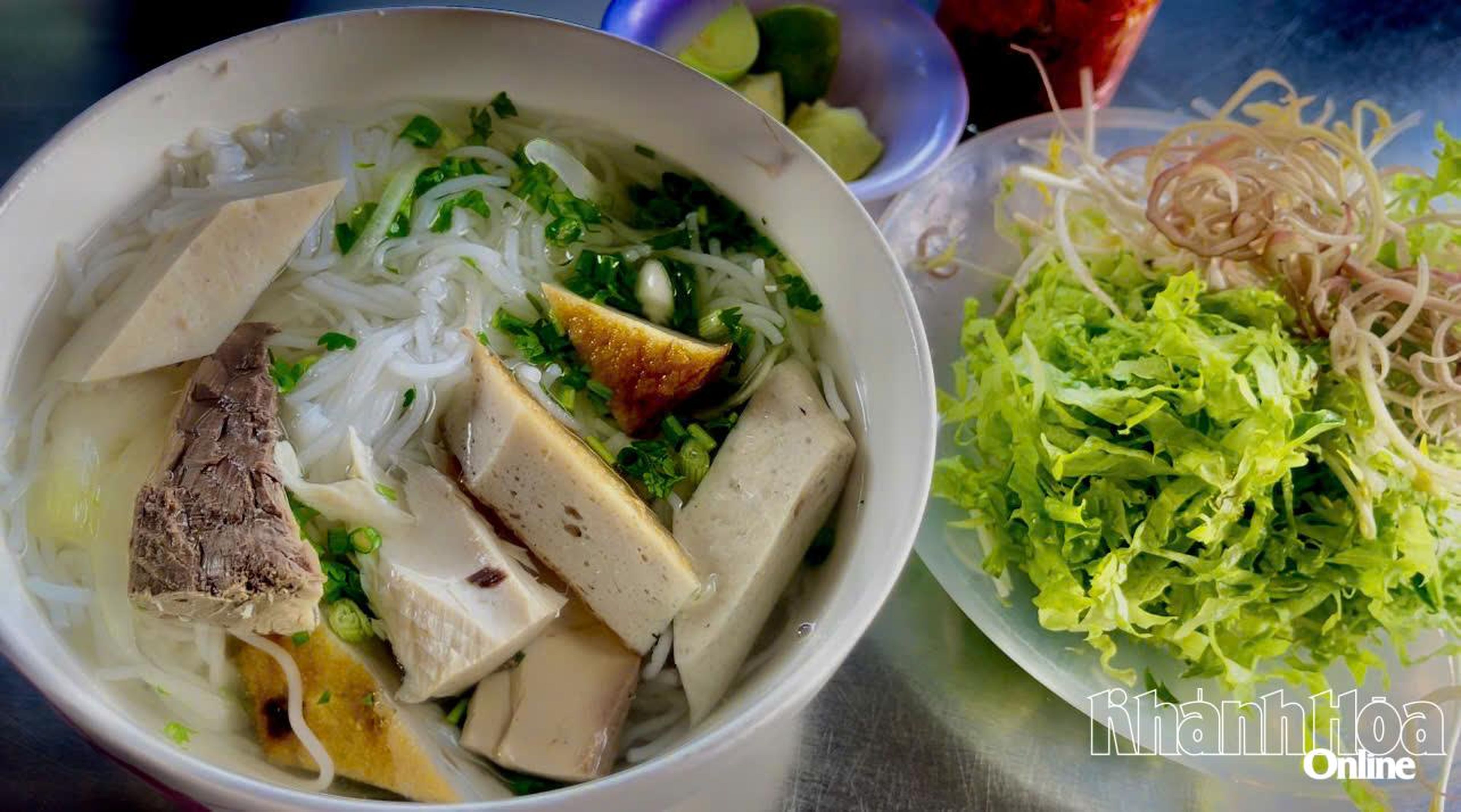 닌호아 생선 쌀국수(Bún cá) - 칸호아 바닷가의 달콤한 풍미 - Hình 1