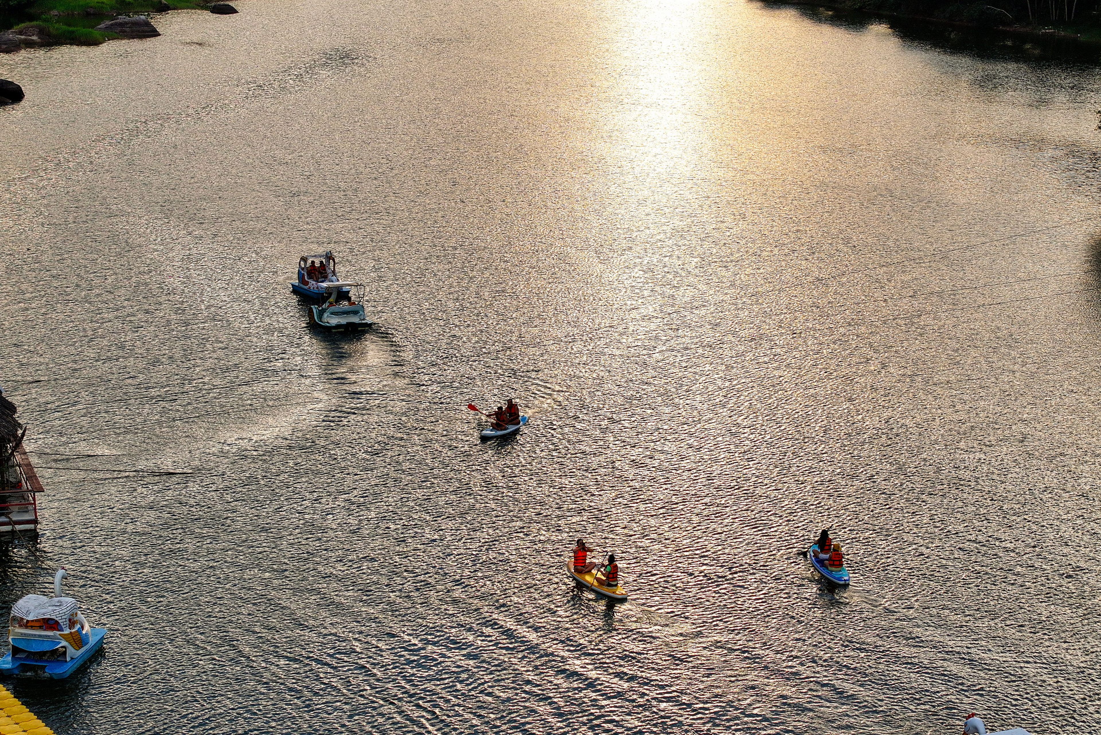 Kenh Ha Lake - Hình 33