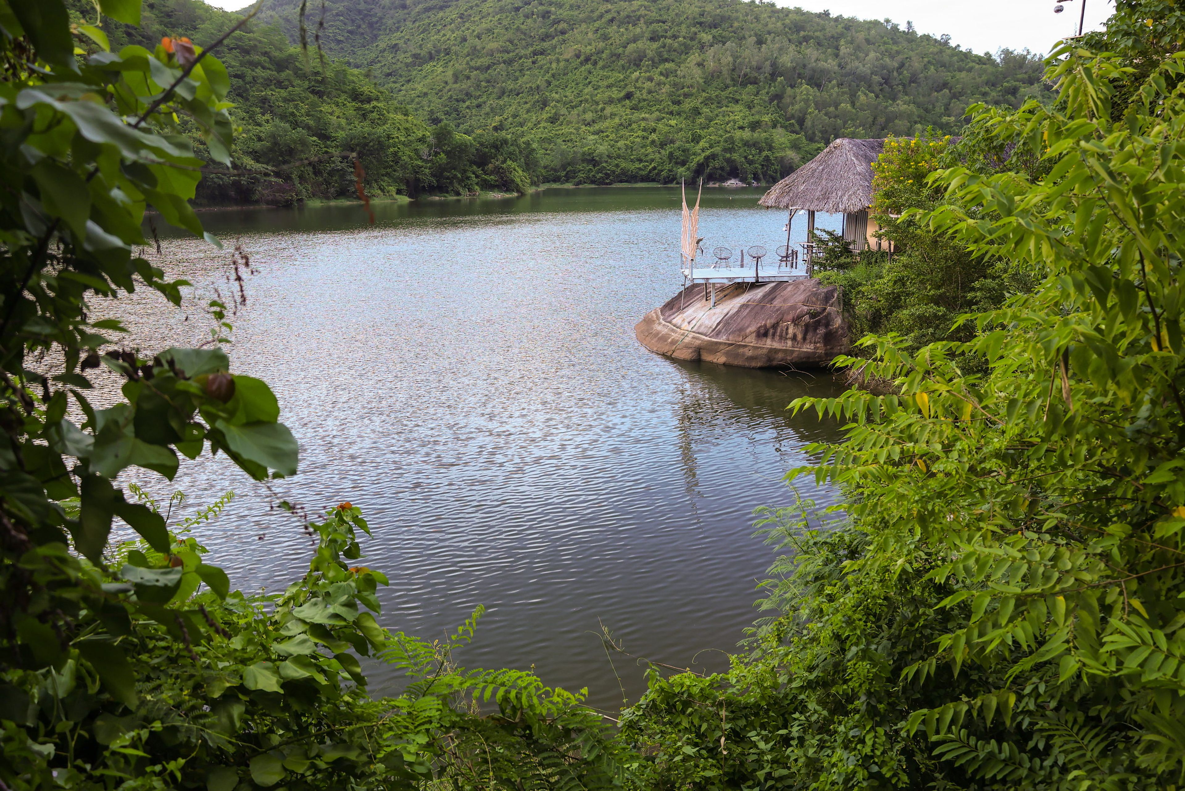 Kenh Ha Lake - Hình 17