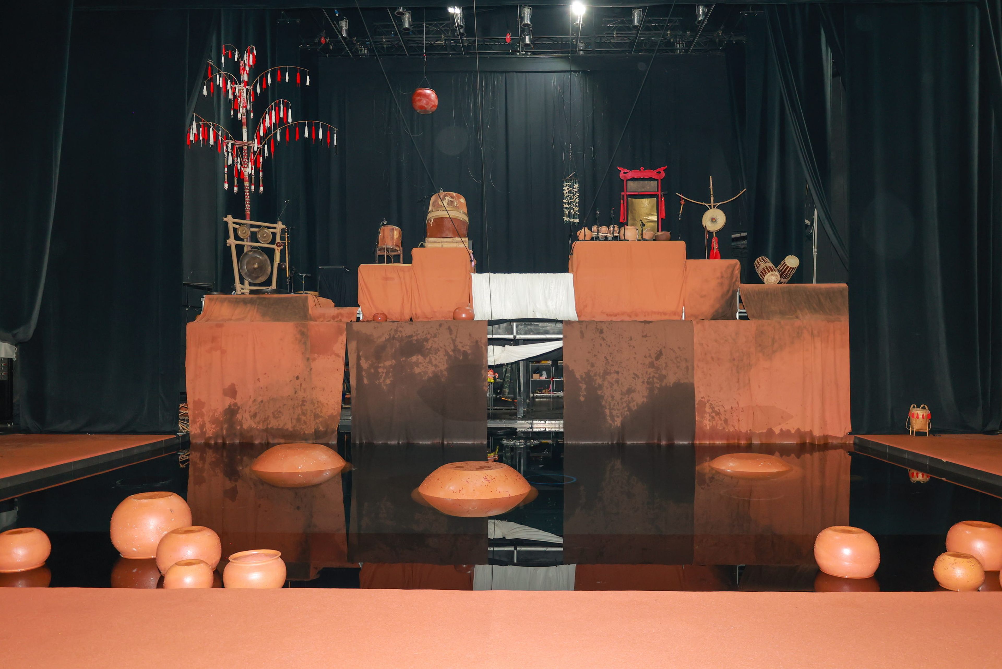 도 극장(Đó Theatre) - Hình 10