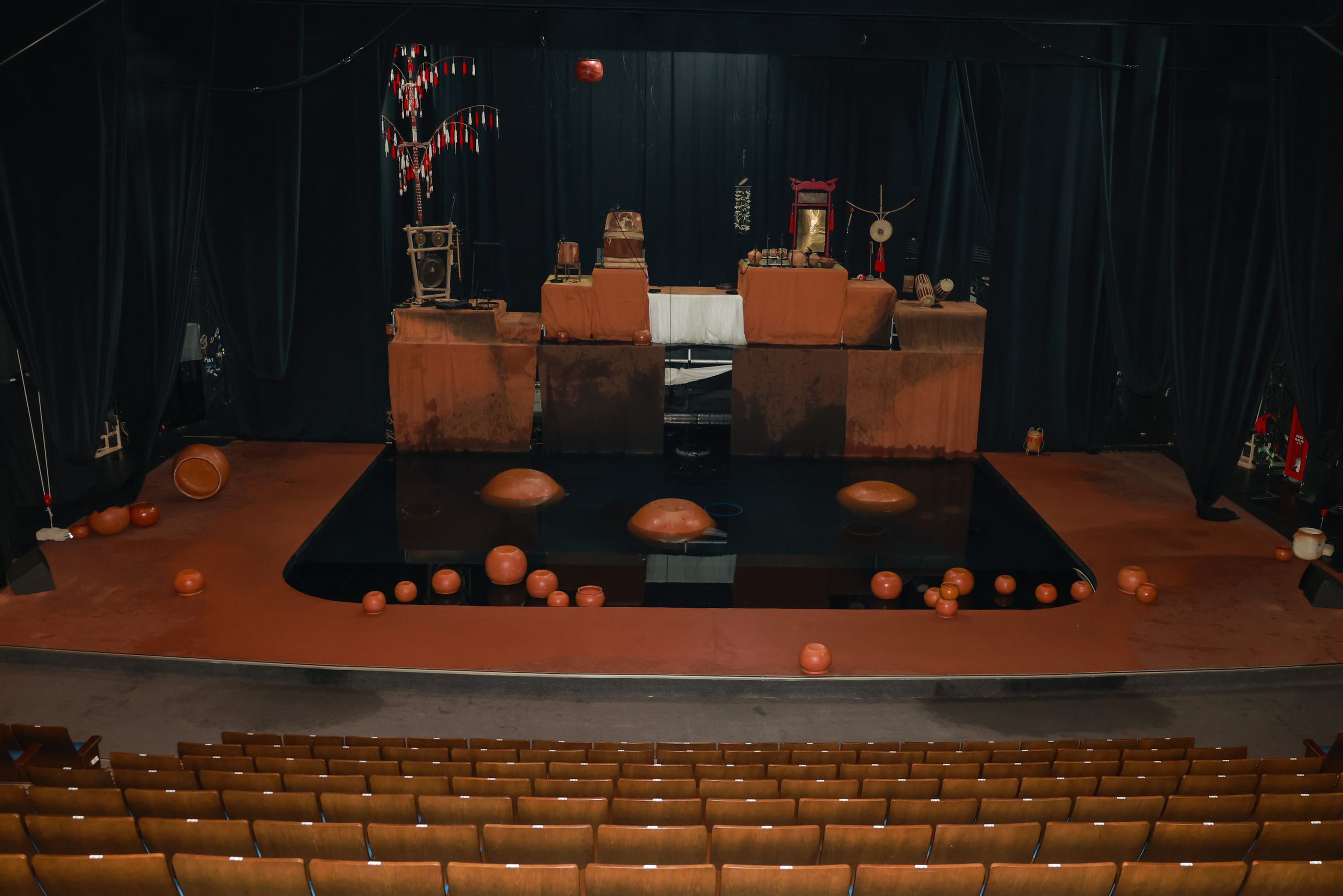 도 극장(Đó Theatre) - Hình 9