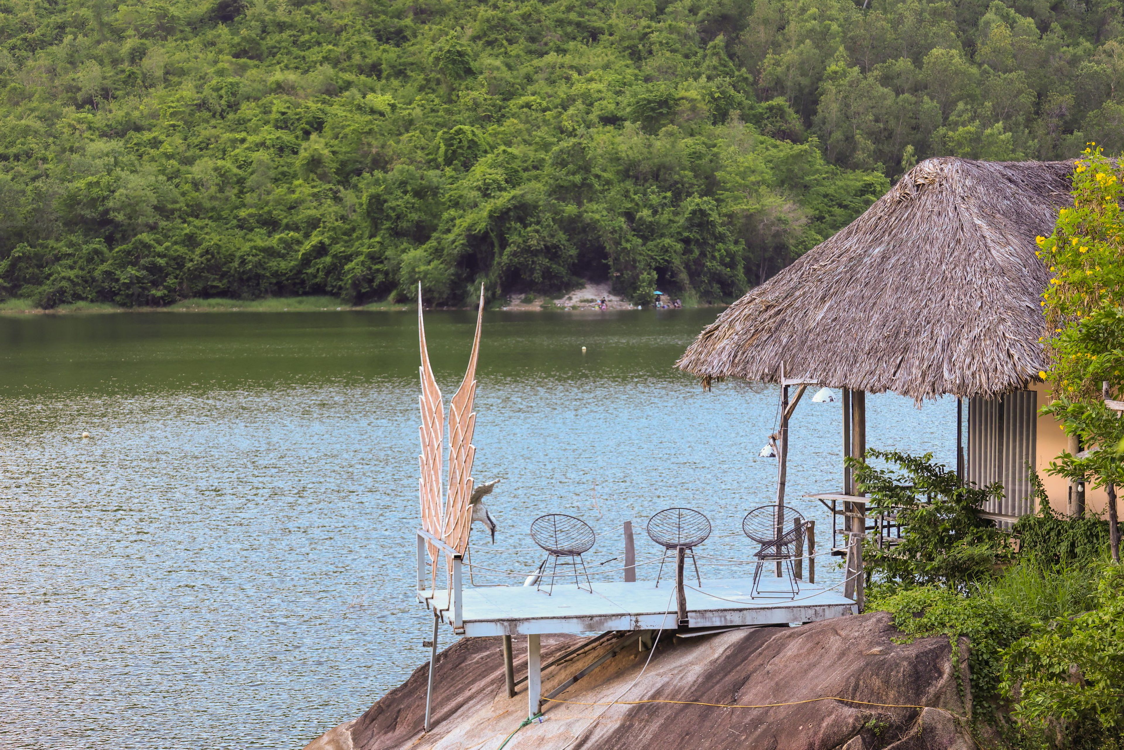 Kenh Ha Lake - Hình 18