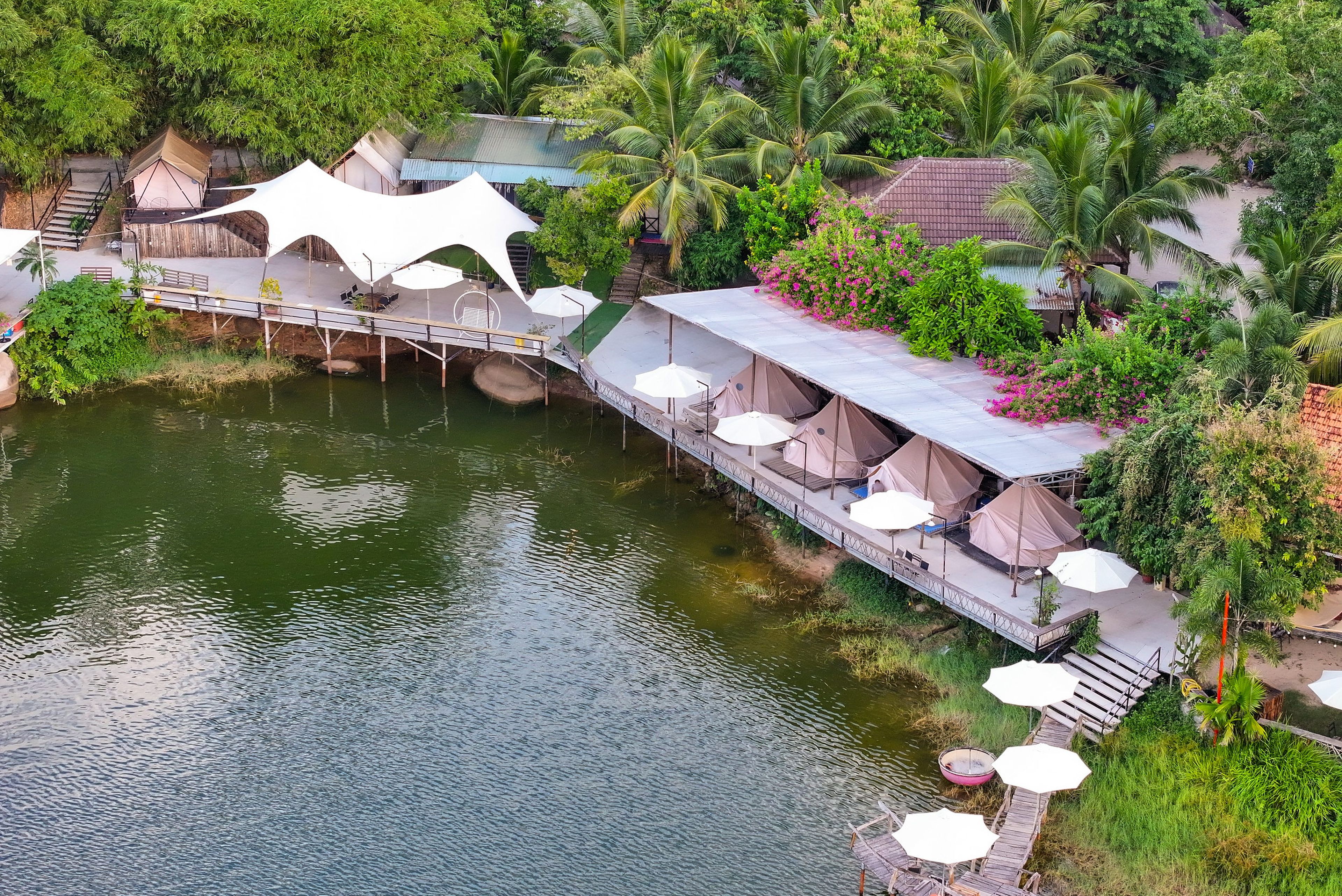 Kenh Ha Lake - Hình 24
