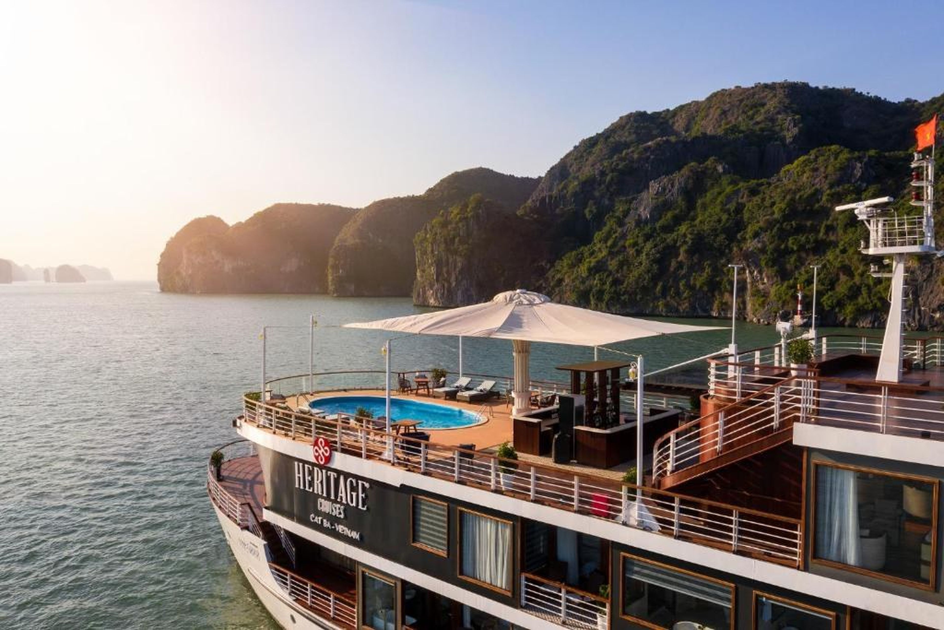 Top 7 tour du thuyền Vịnh Hạ Long cho kỳ nghỉ lễ 2/9 - Hình 13