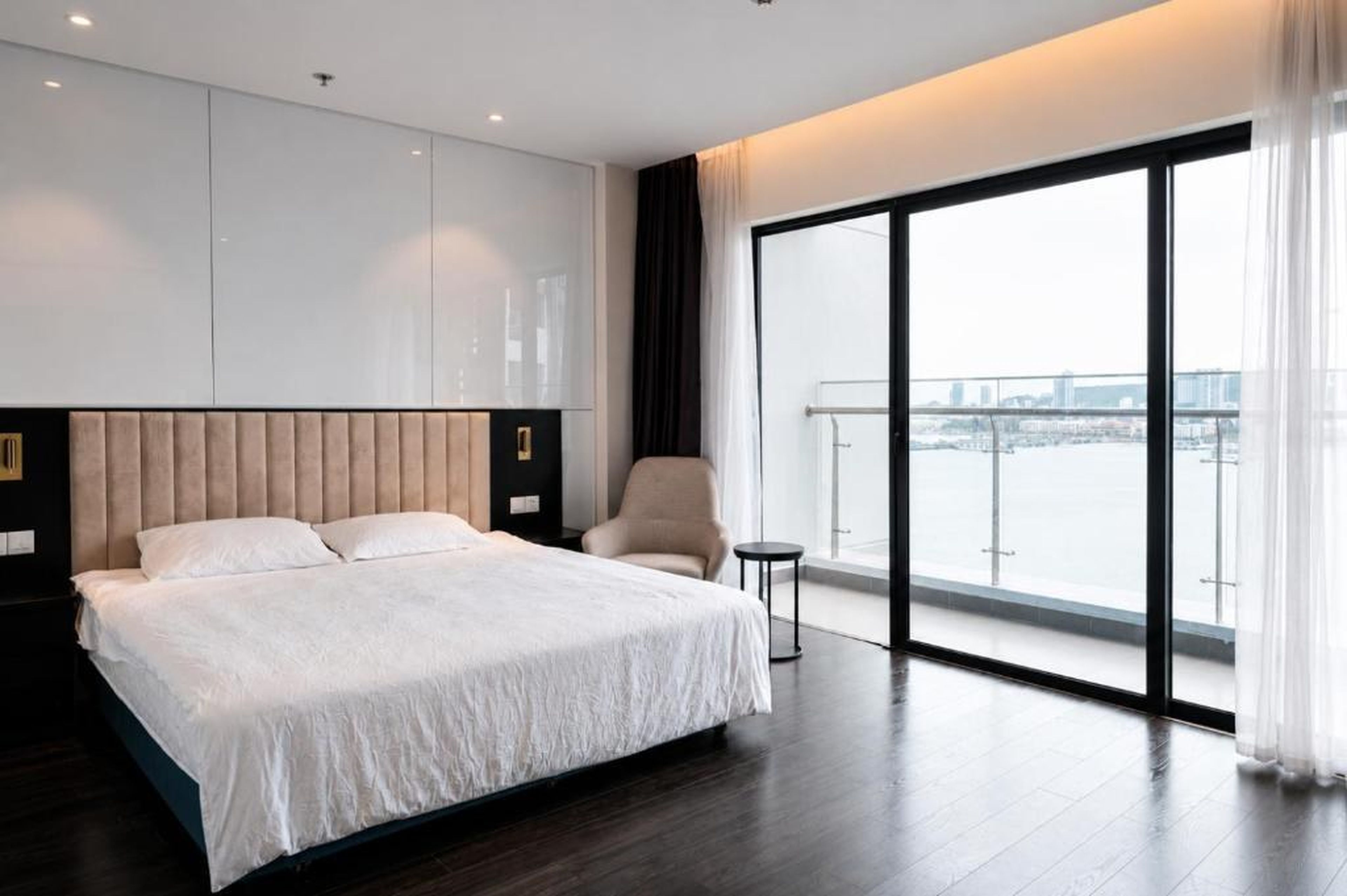 Modern Sapphire Studio Hạ Long Sea View & Fireworks - Hình 3