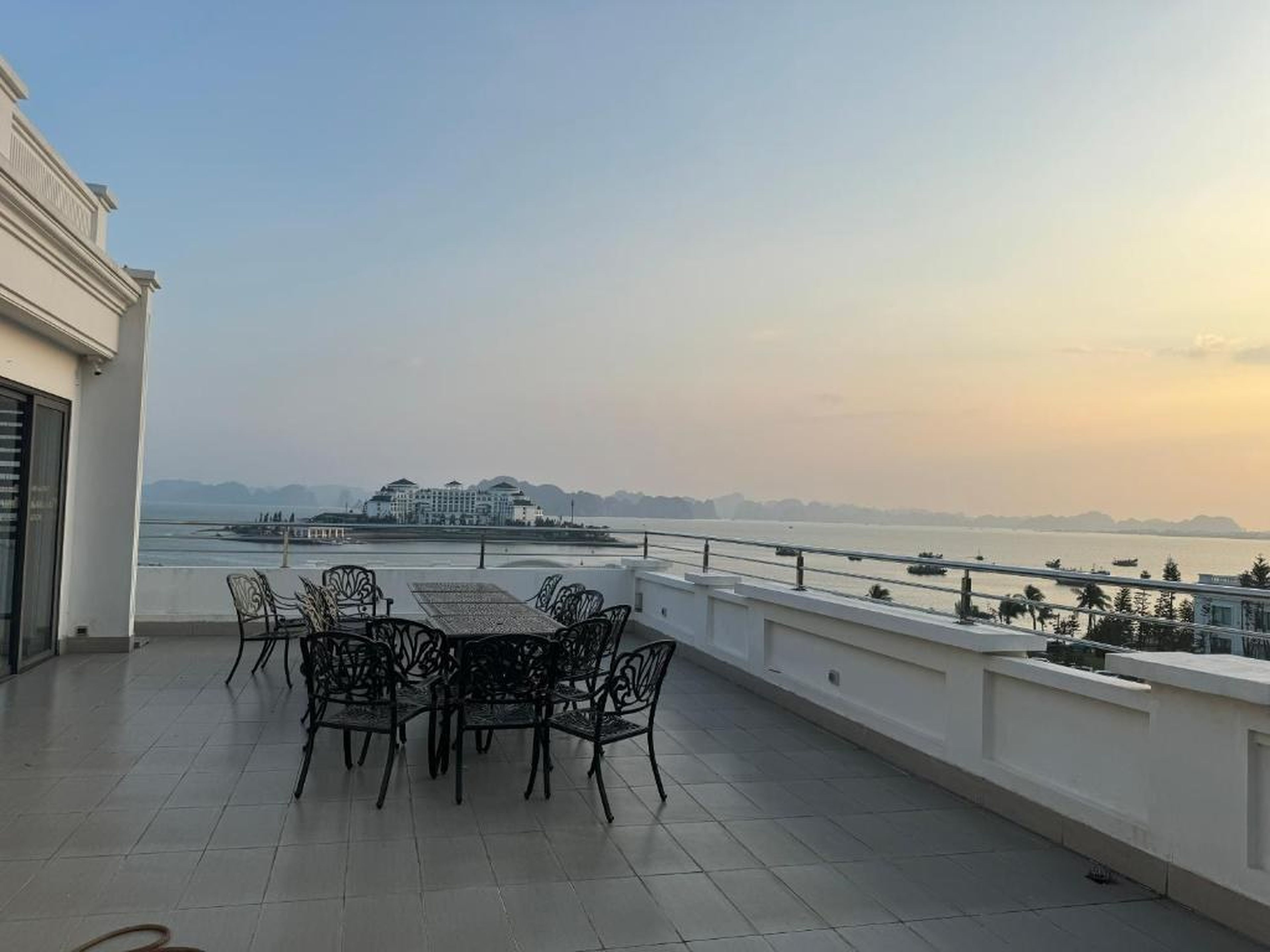 The One Ha Long Hotel - Hình 30