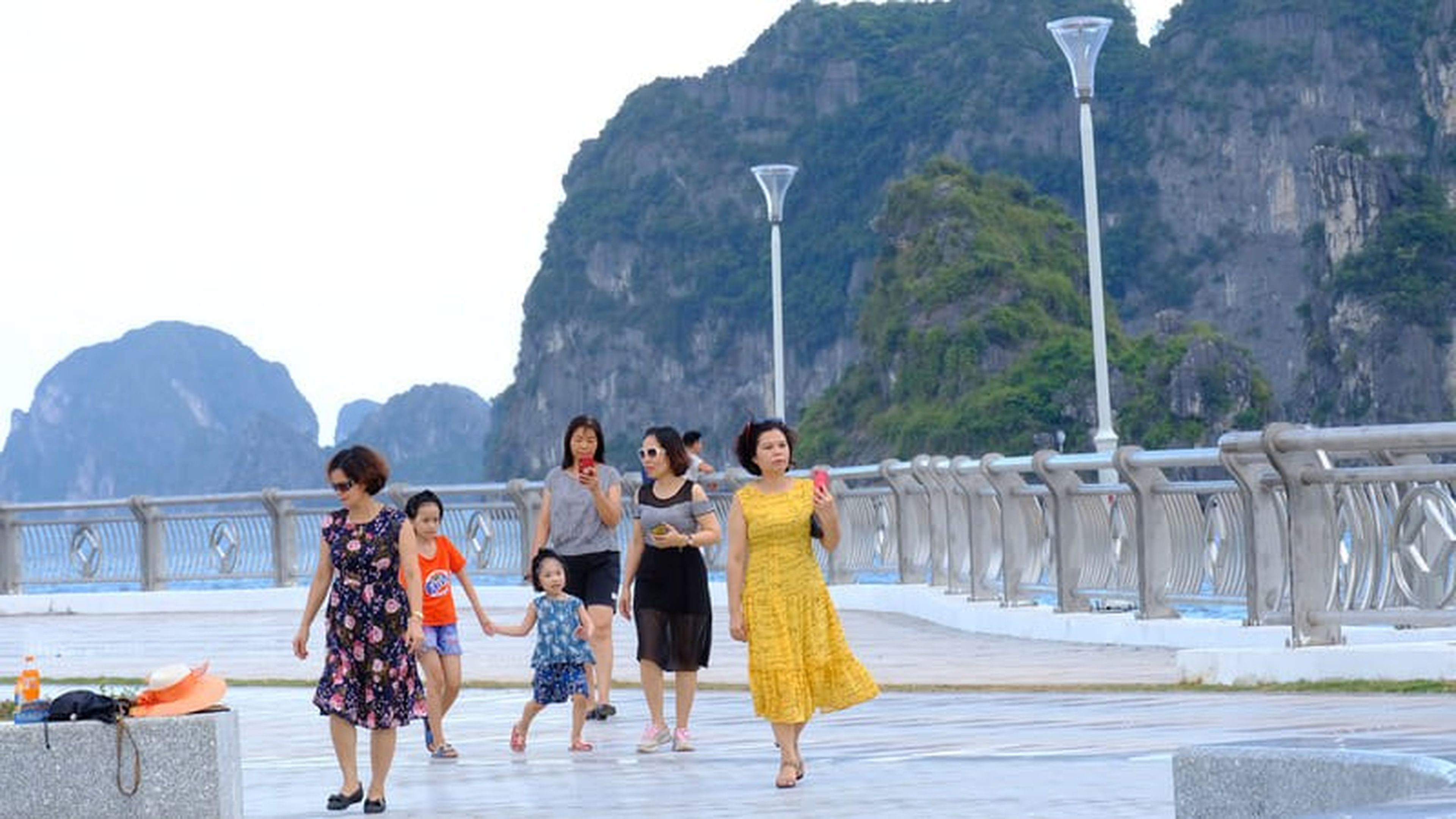 Kinh nghiệm du lịch Vịnh Hạ Long 2026: Giá vé & Lịch trình - Hình 11