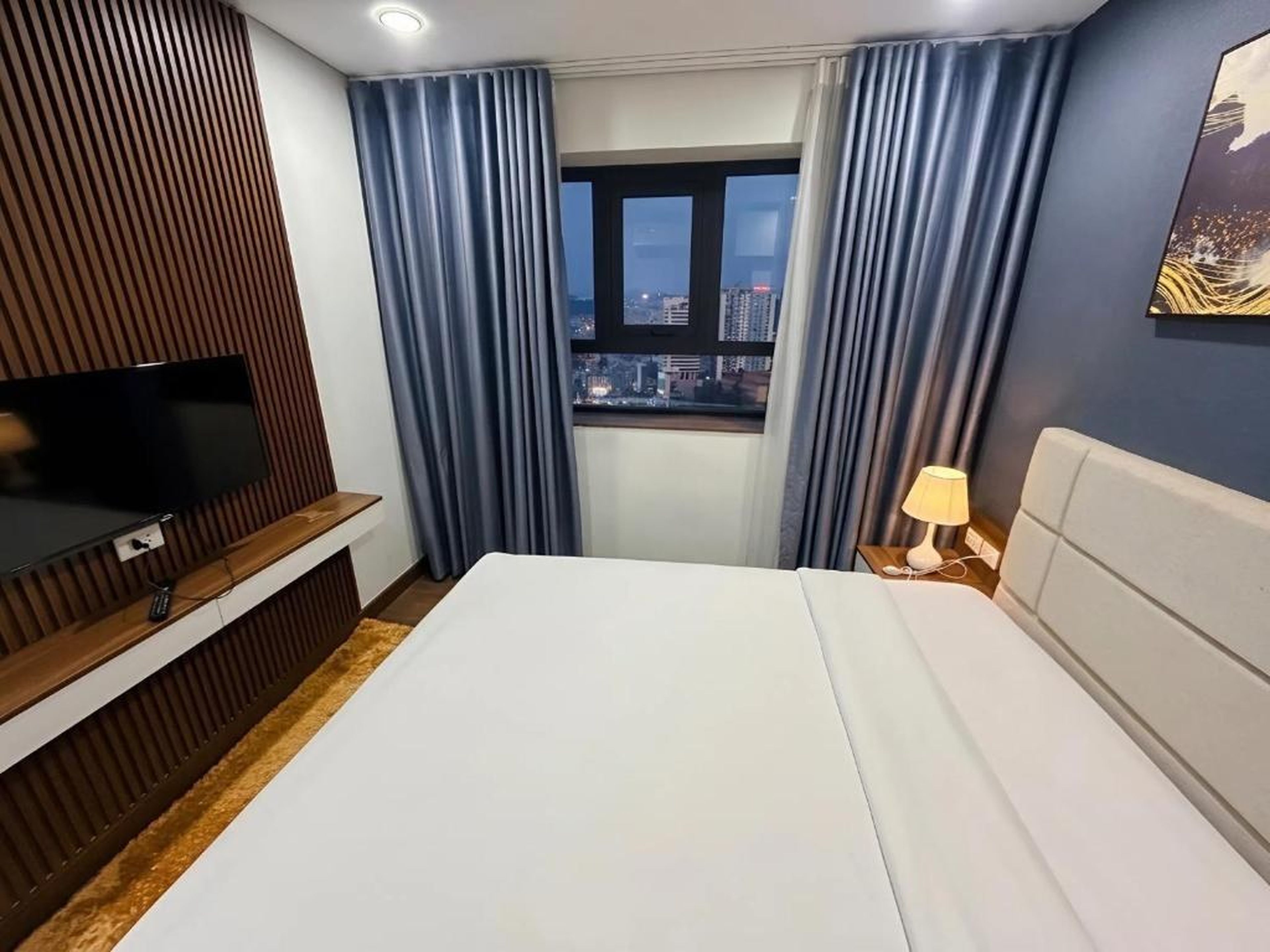 Spacious 2BR Apartment in Hon Gai Center, Ha Long - Hình 42