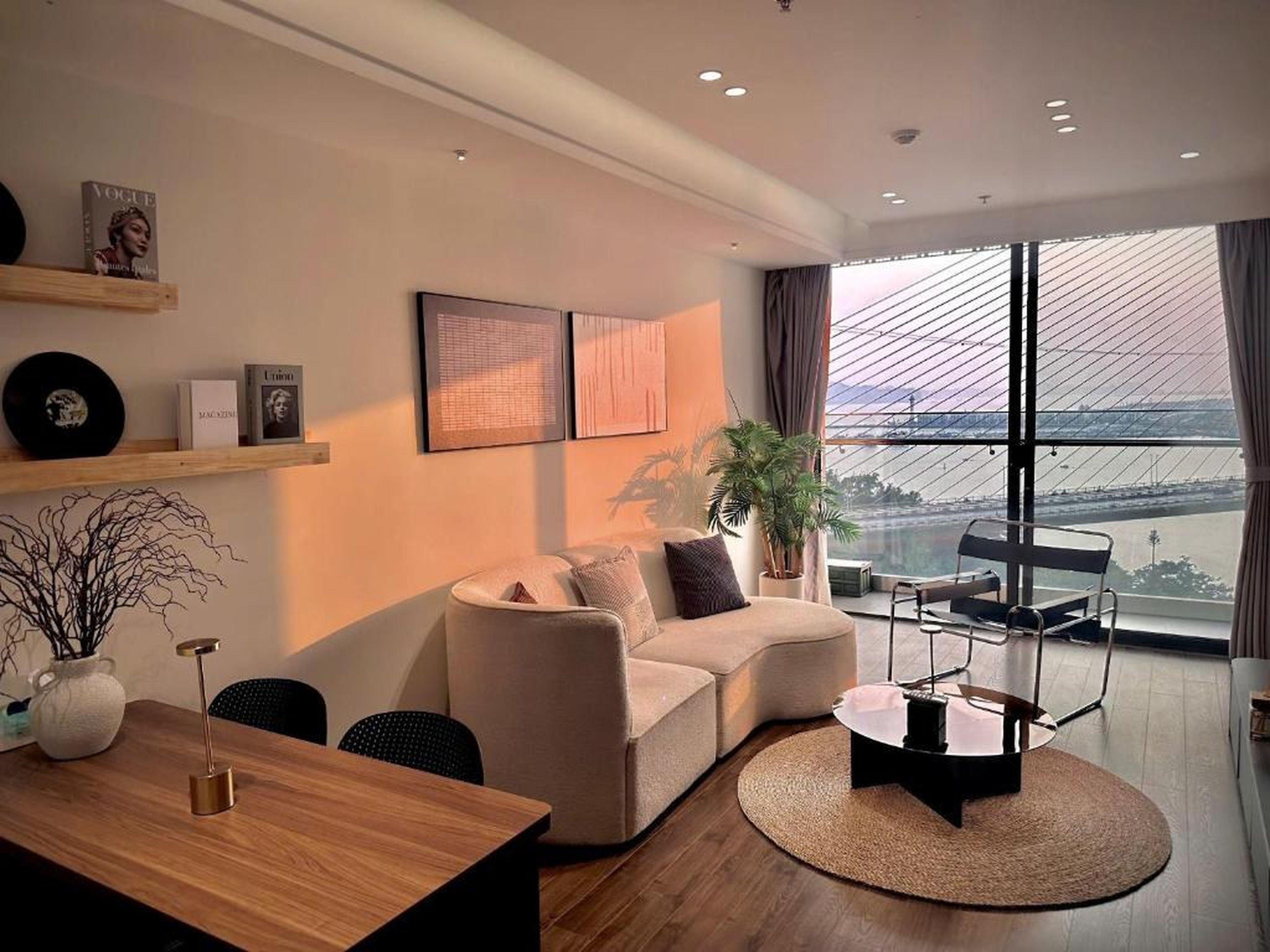 Apartment on 20th & 31st floor, Bai Chay Bridge & Ha Long Bay view - Hình 5