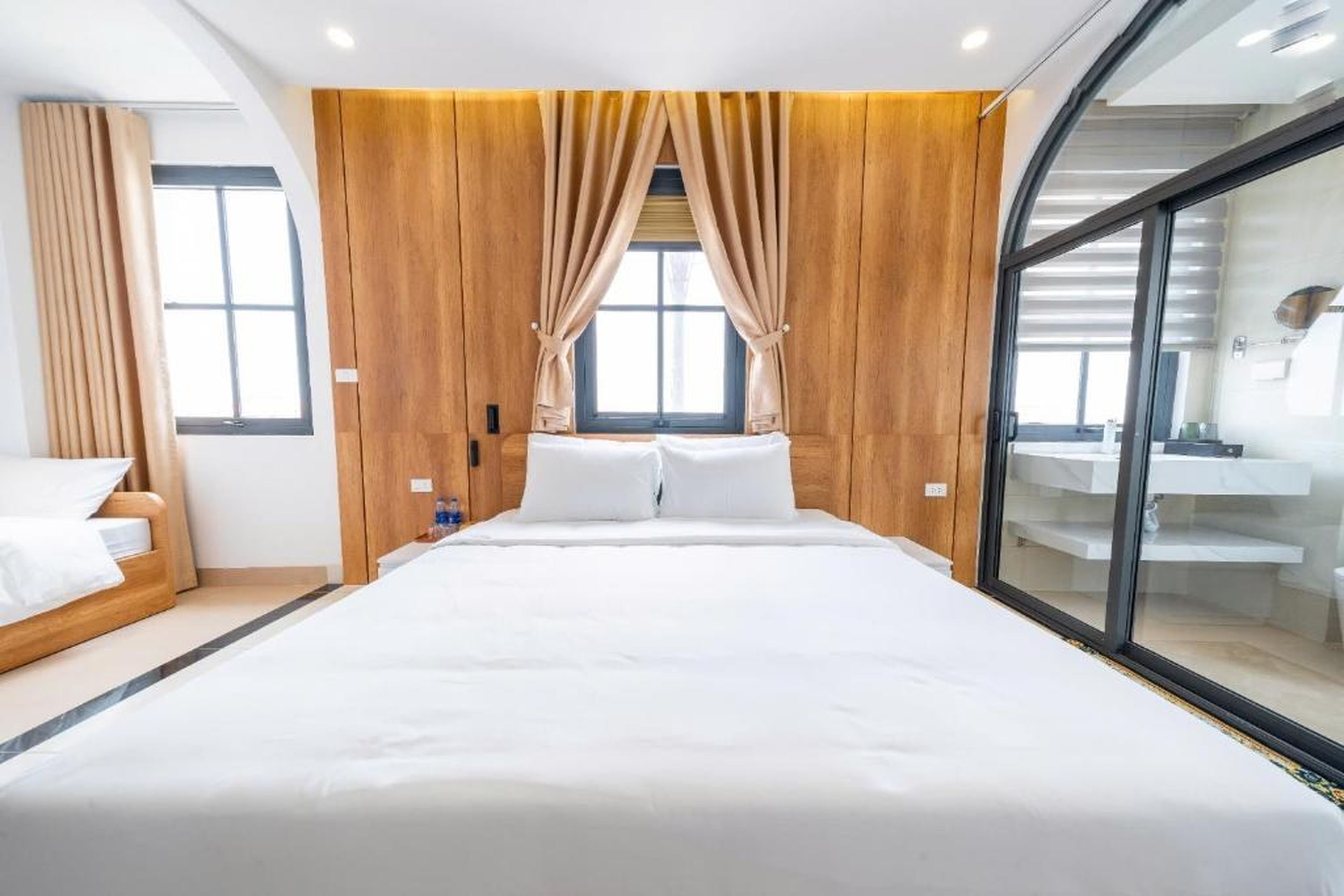 Azure Bay Hotel - Hình 17