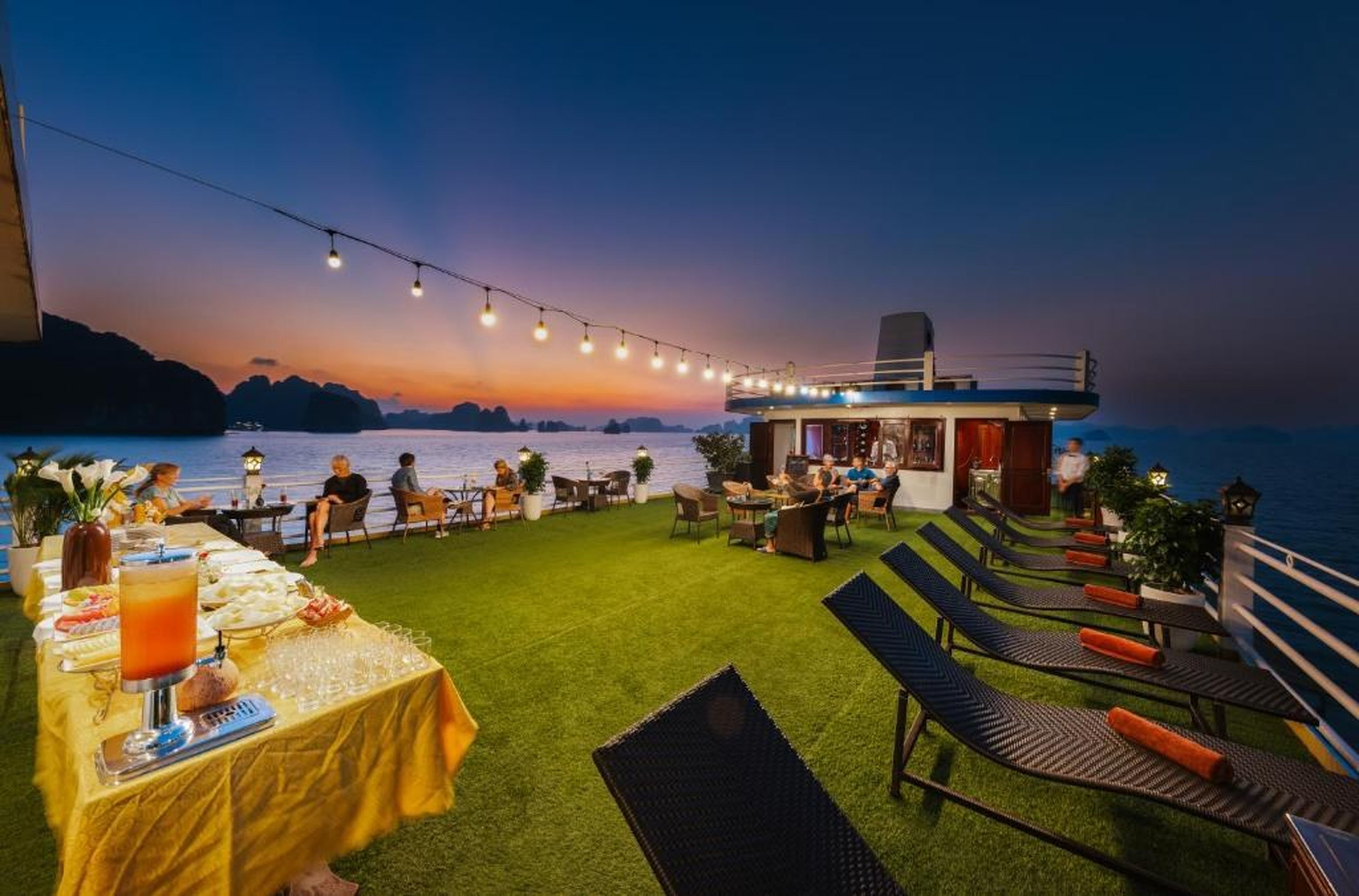 Swan Cruises Halong - Off-the-Beaten-Path Route - Hình 26