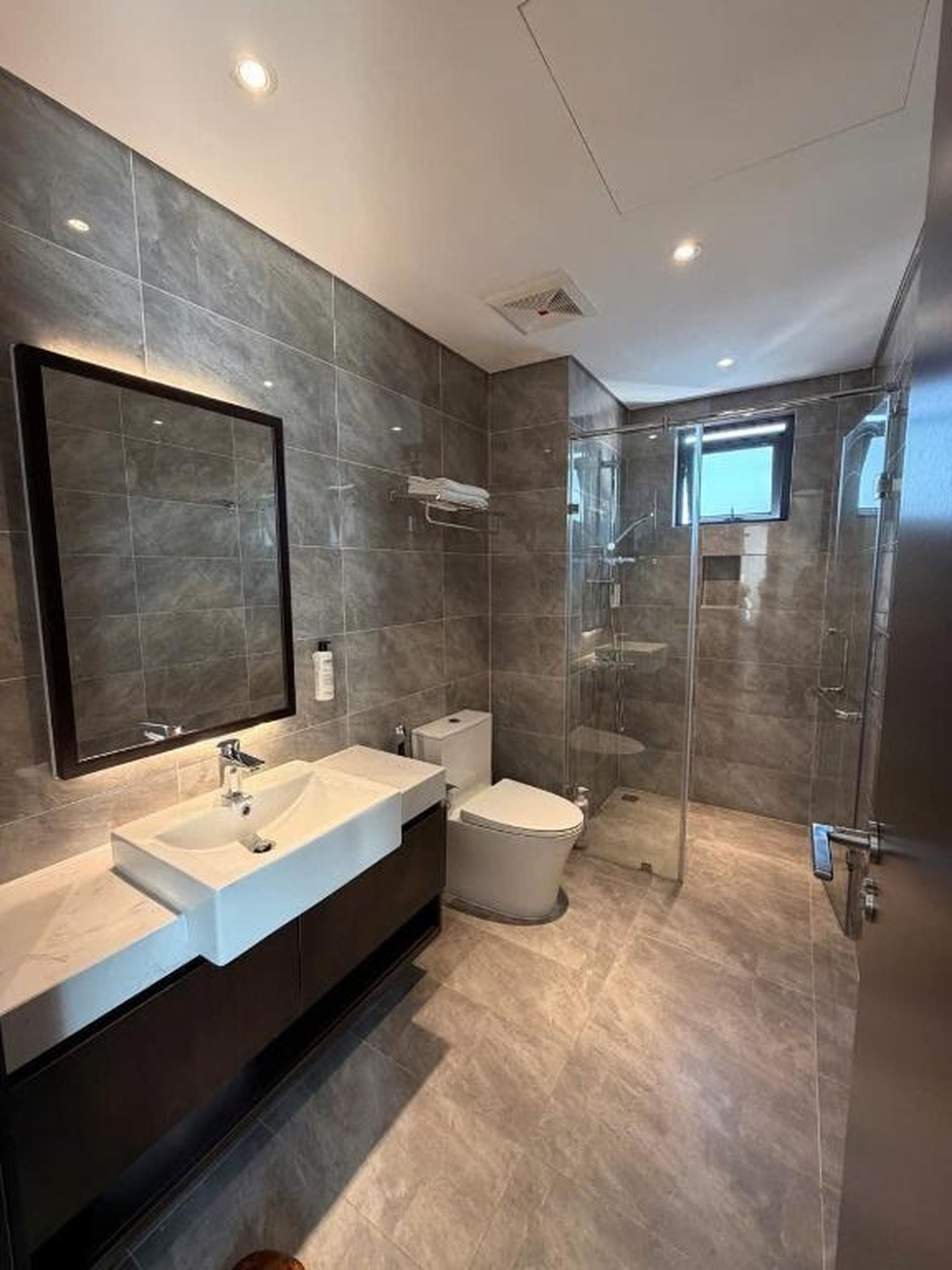 Sapphire Ha Long Apartment - Sea View - Hình 14