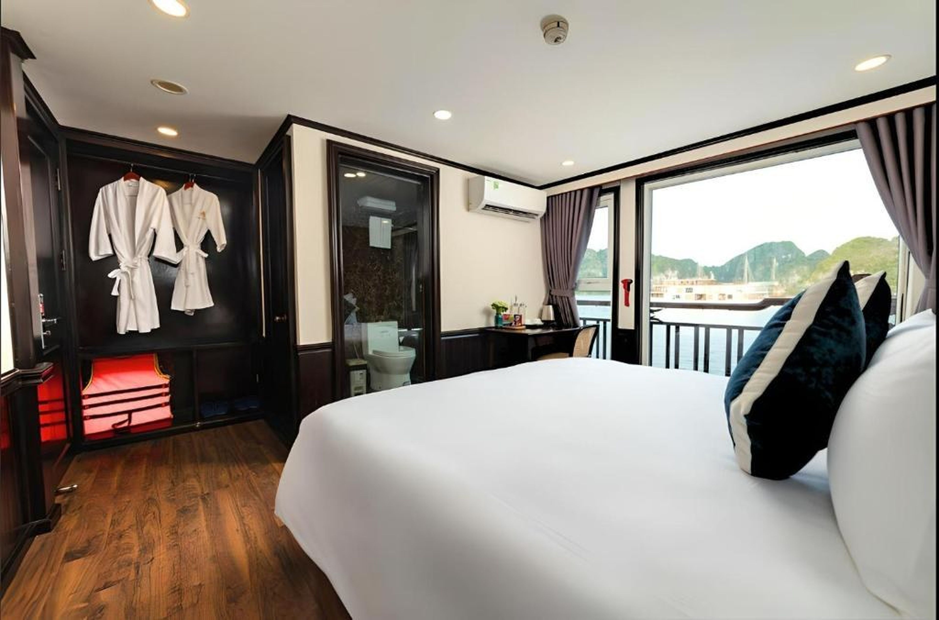 Amanda Cruise Ha Long Bay - Hình 37