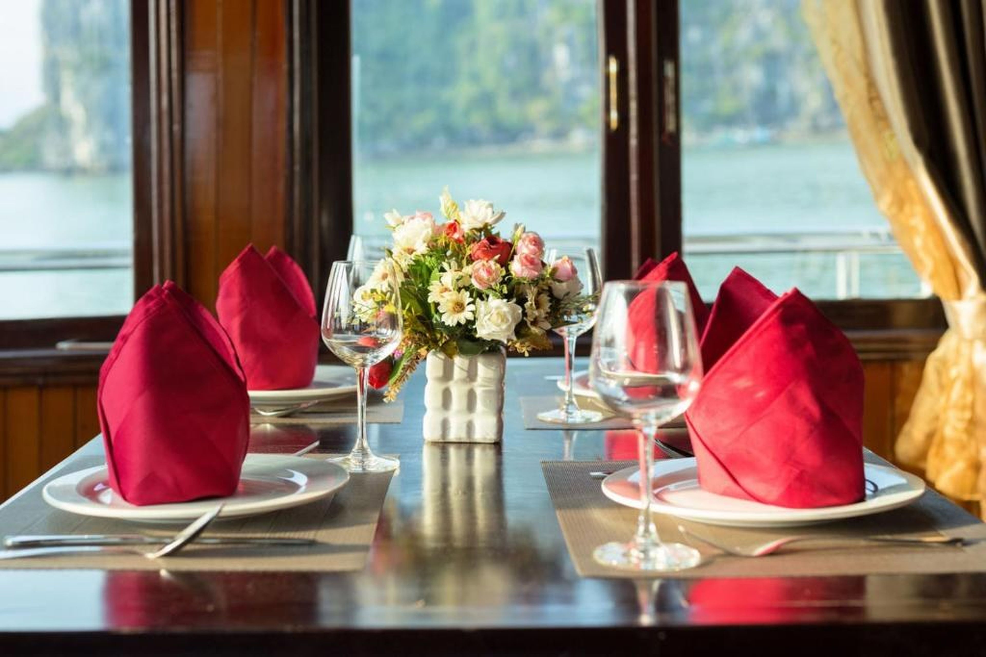 Cozy Bay Classic Cruise - Hình 23
