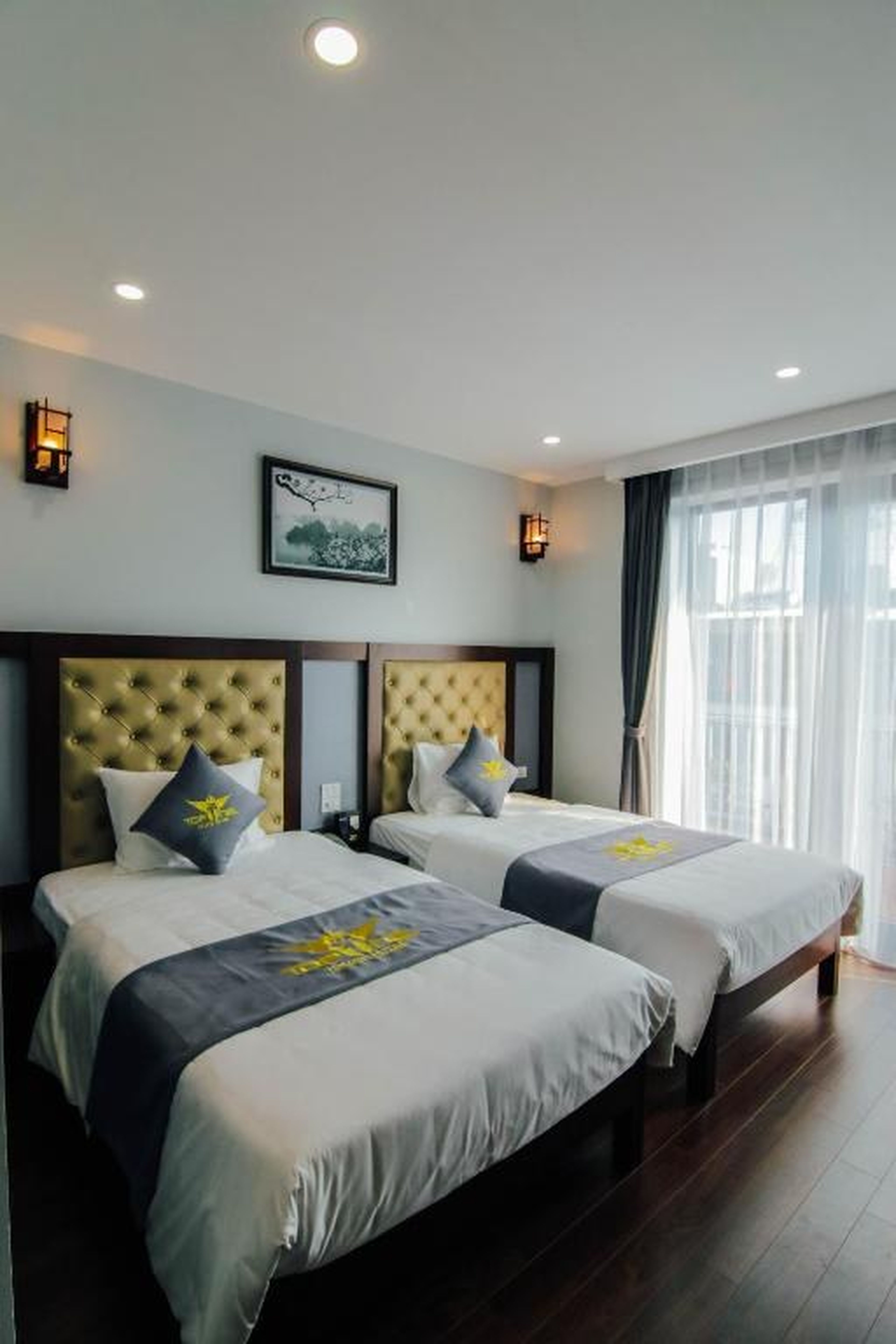Topone Halong Hotel - Hình 2