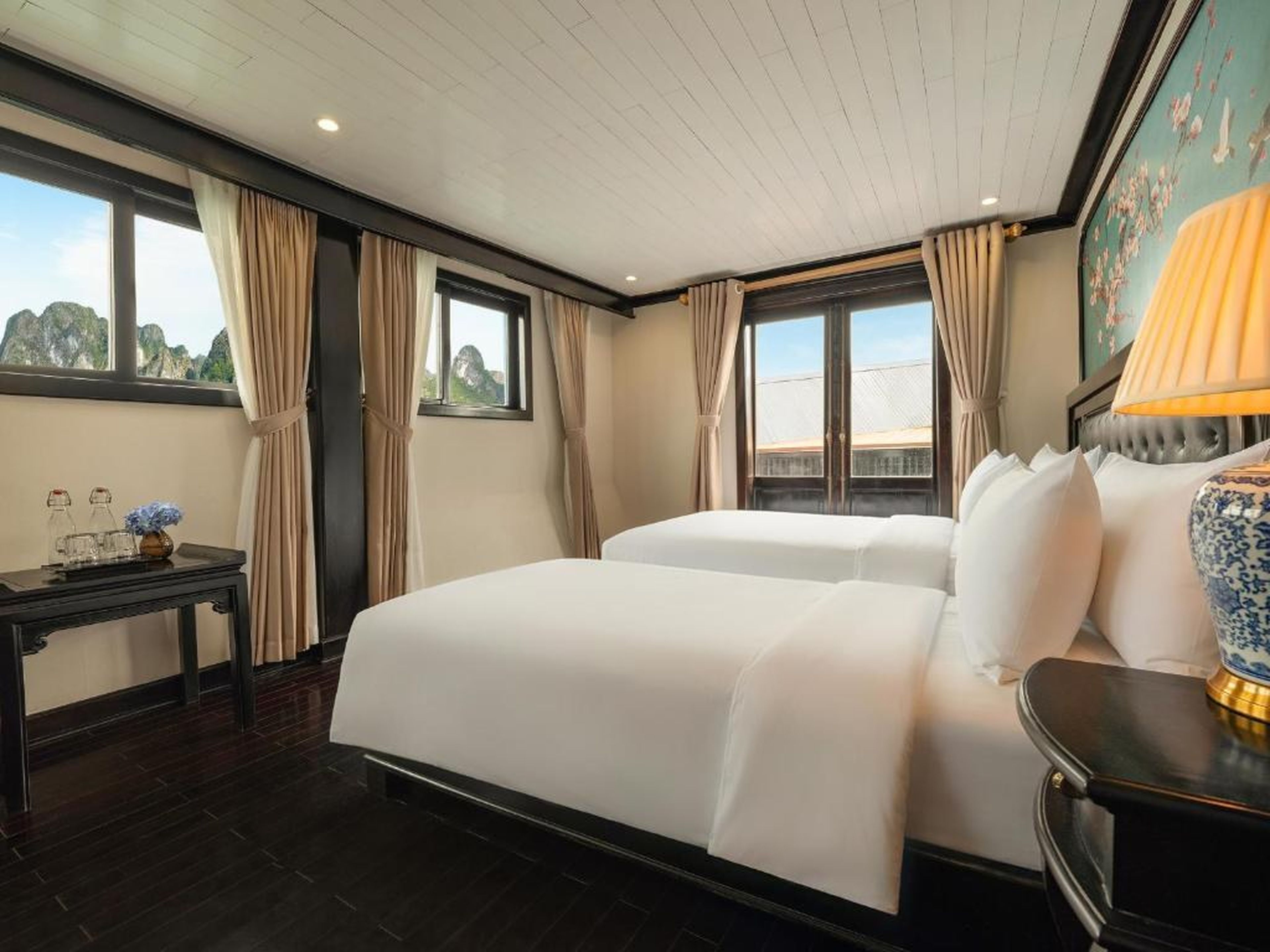 Cozy Bay Cruise - Hình 20