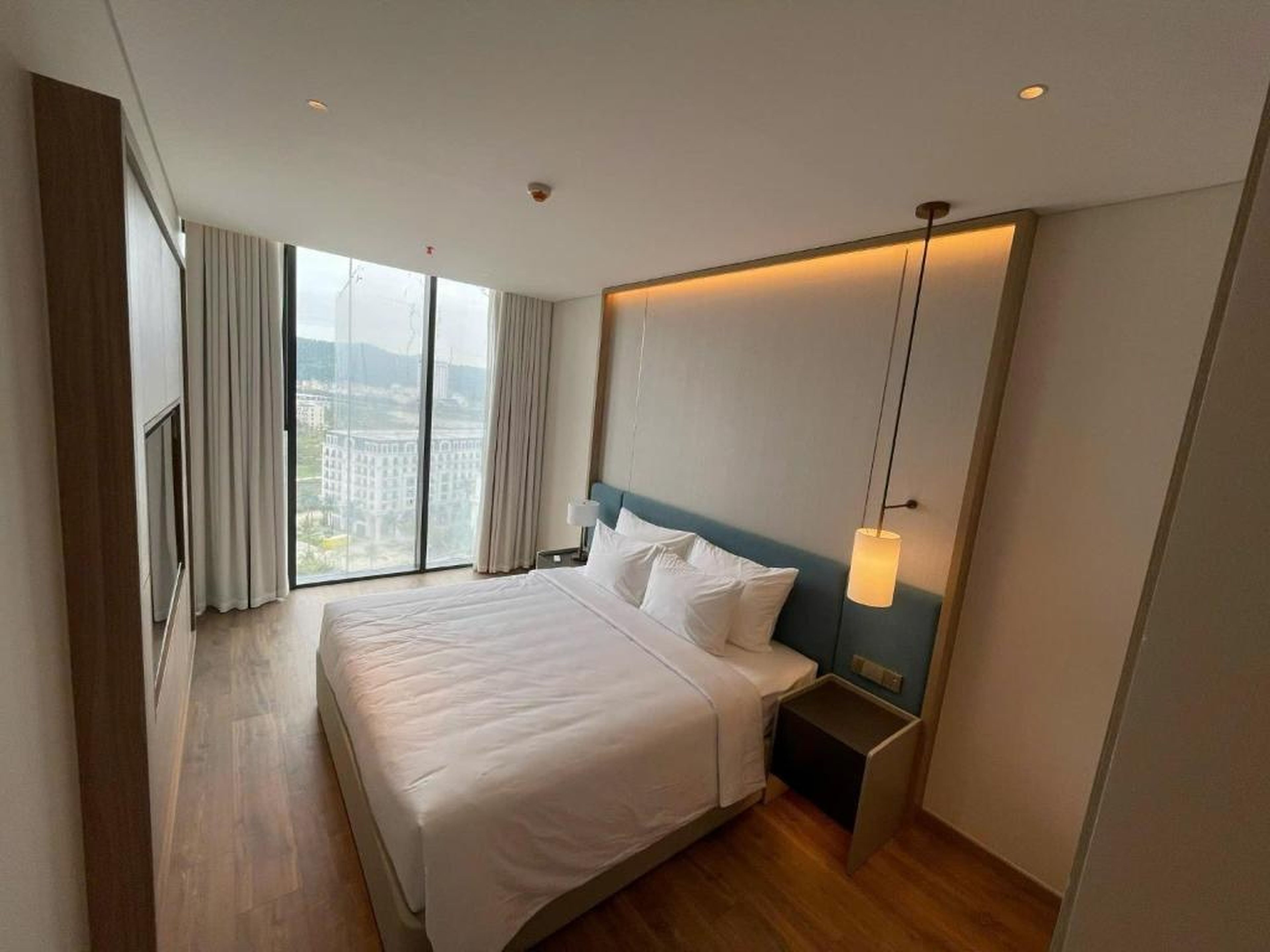 Căn hộ 2PN view biển Alacarte Hạ Long, bể bơi vô cực - Hình 3