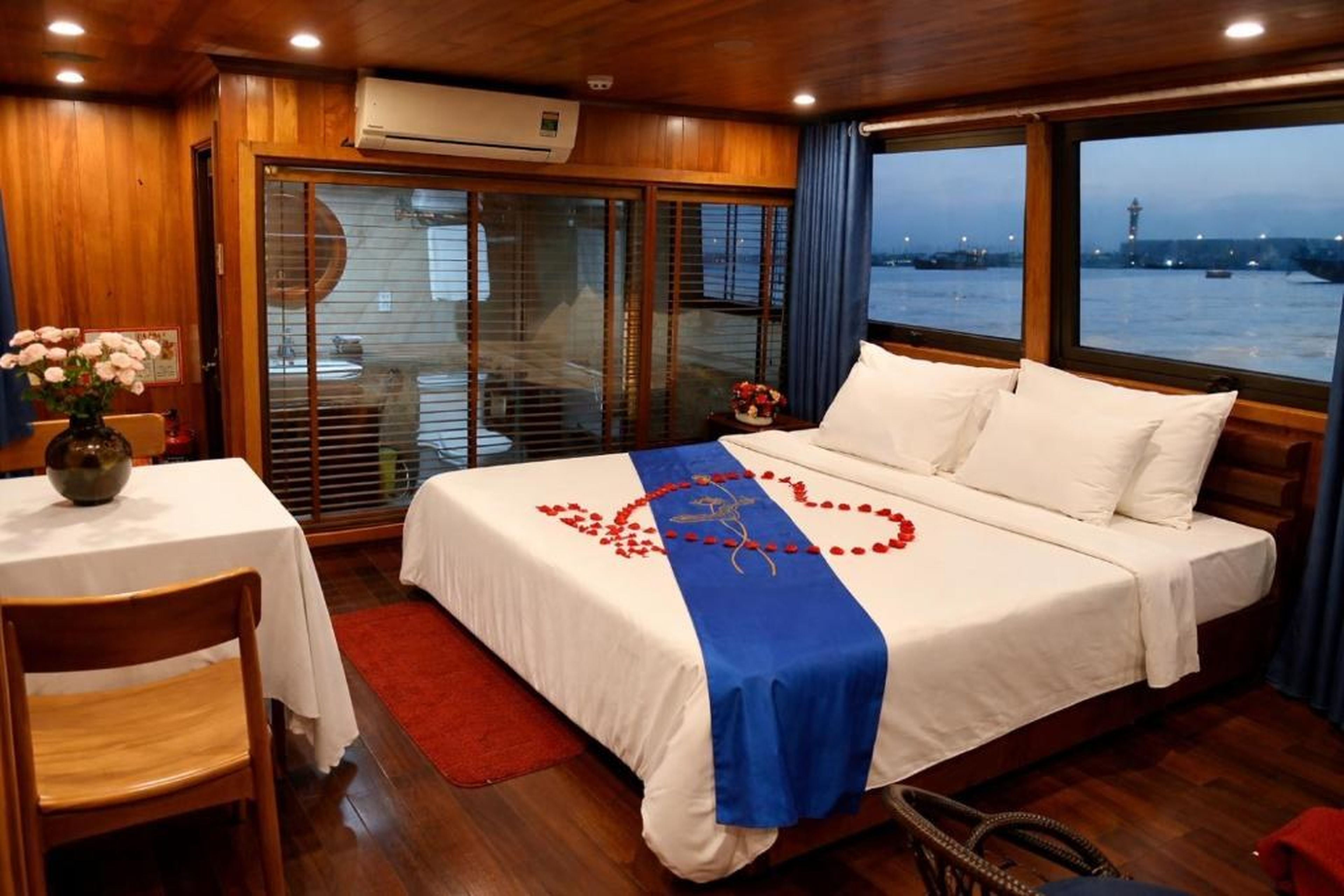 Private Sail Ha Long - Bai Tu Long - Hình 41