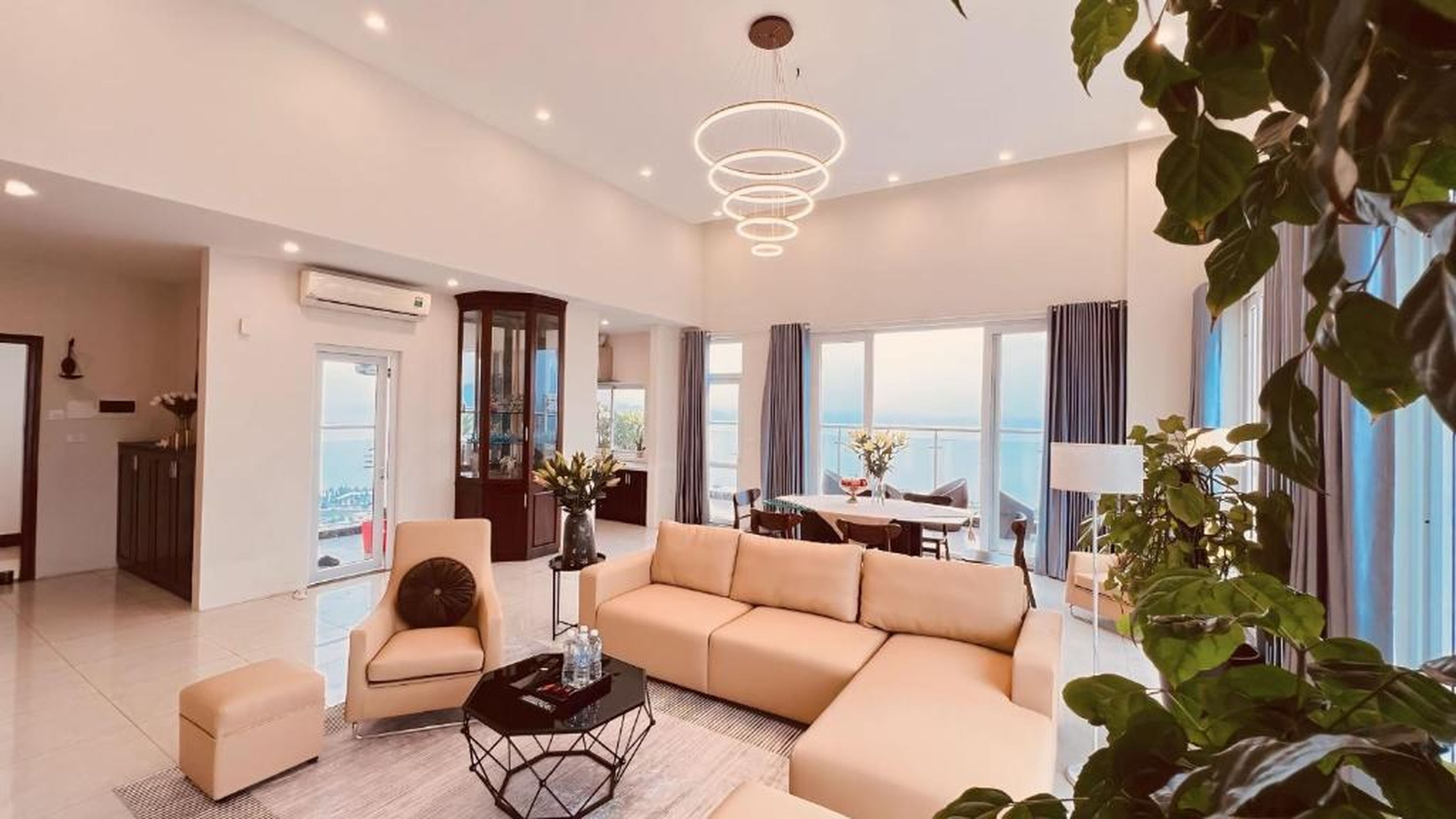 Homestay Ha Long luxury (sea ​​view) - Hình 10