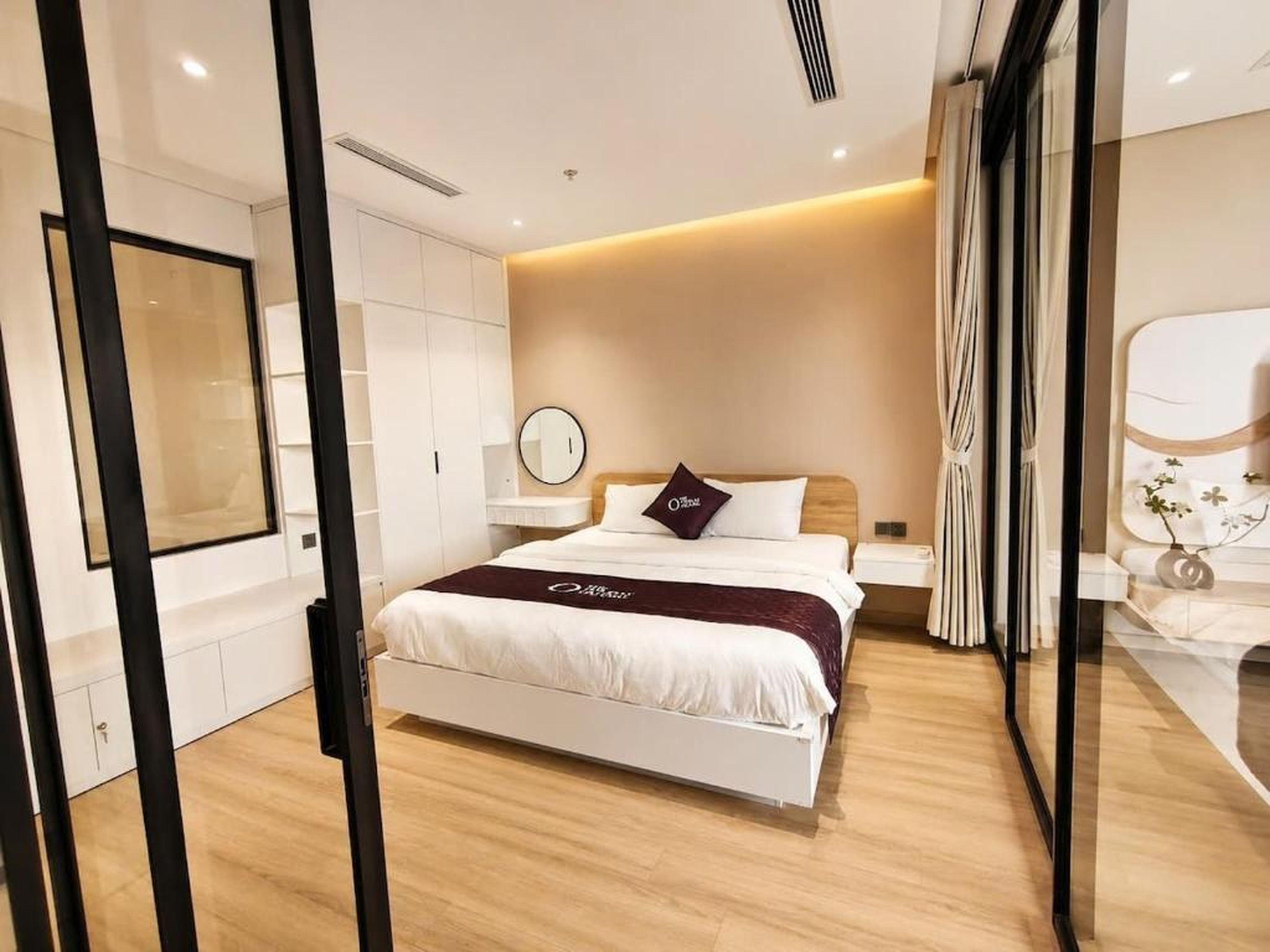 High-rise apartment with ocean view at The Holiday Ha Long - Hình 16