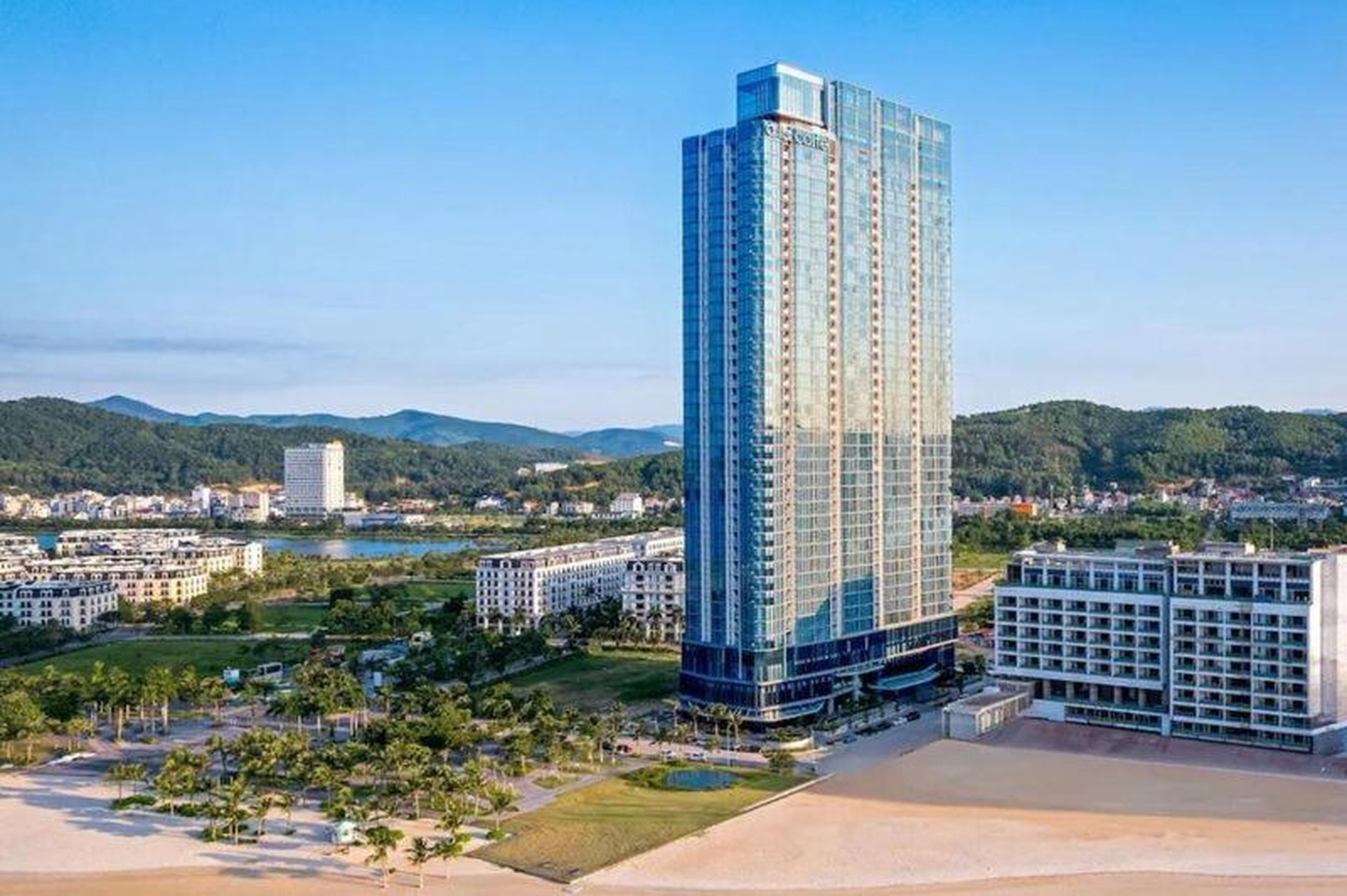 A La Carte Ha long Bay Apartment By JUNHOME - Hình 4