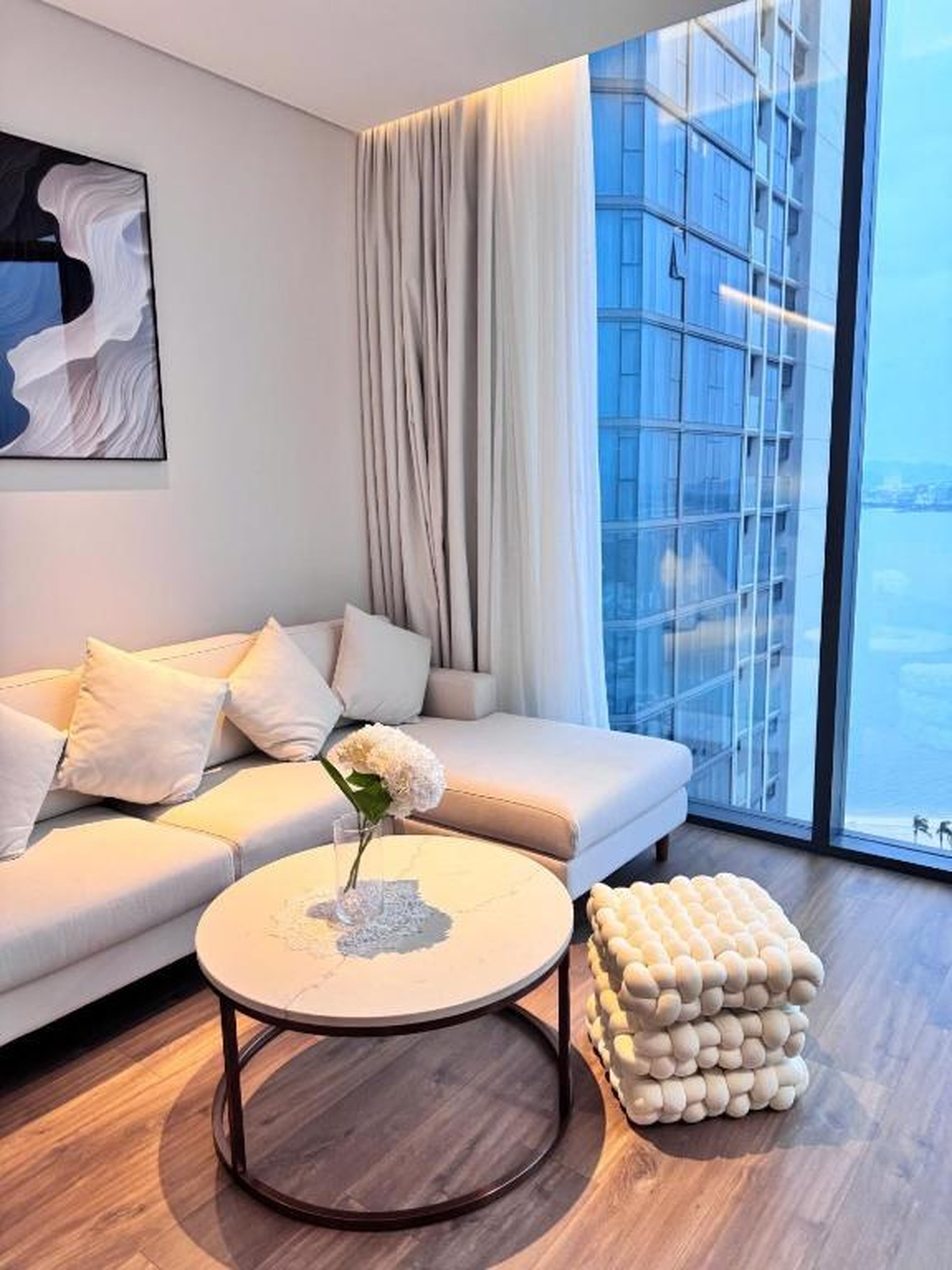 A La Carte Ha Long Bay Seaside Apartments - Hình 1