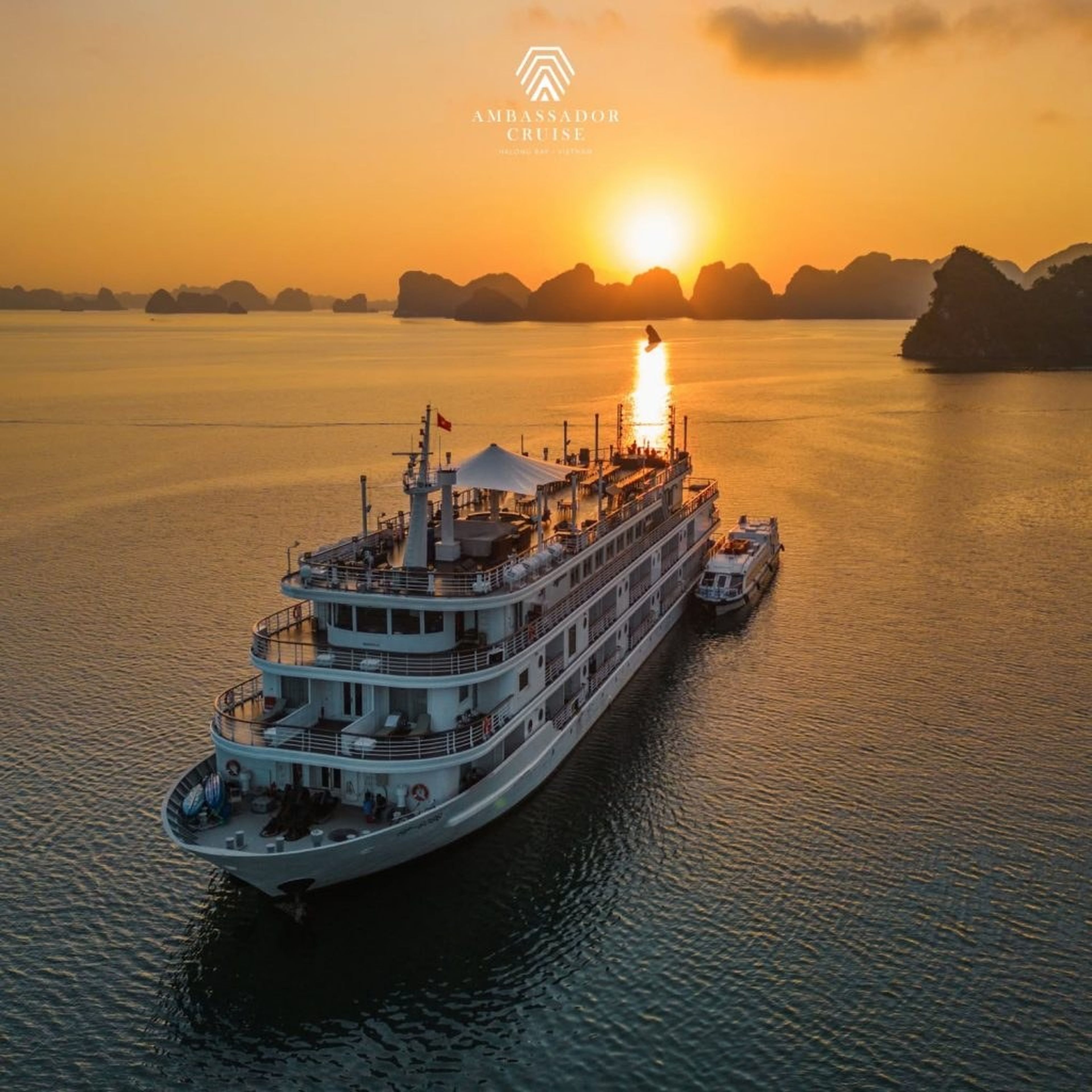 Top 5 luxurious Ha Long Bay cruise packages ideal for exploring the heritage bay - Hình 3