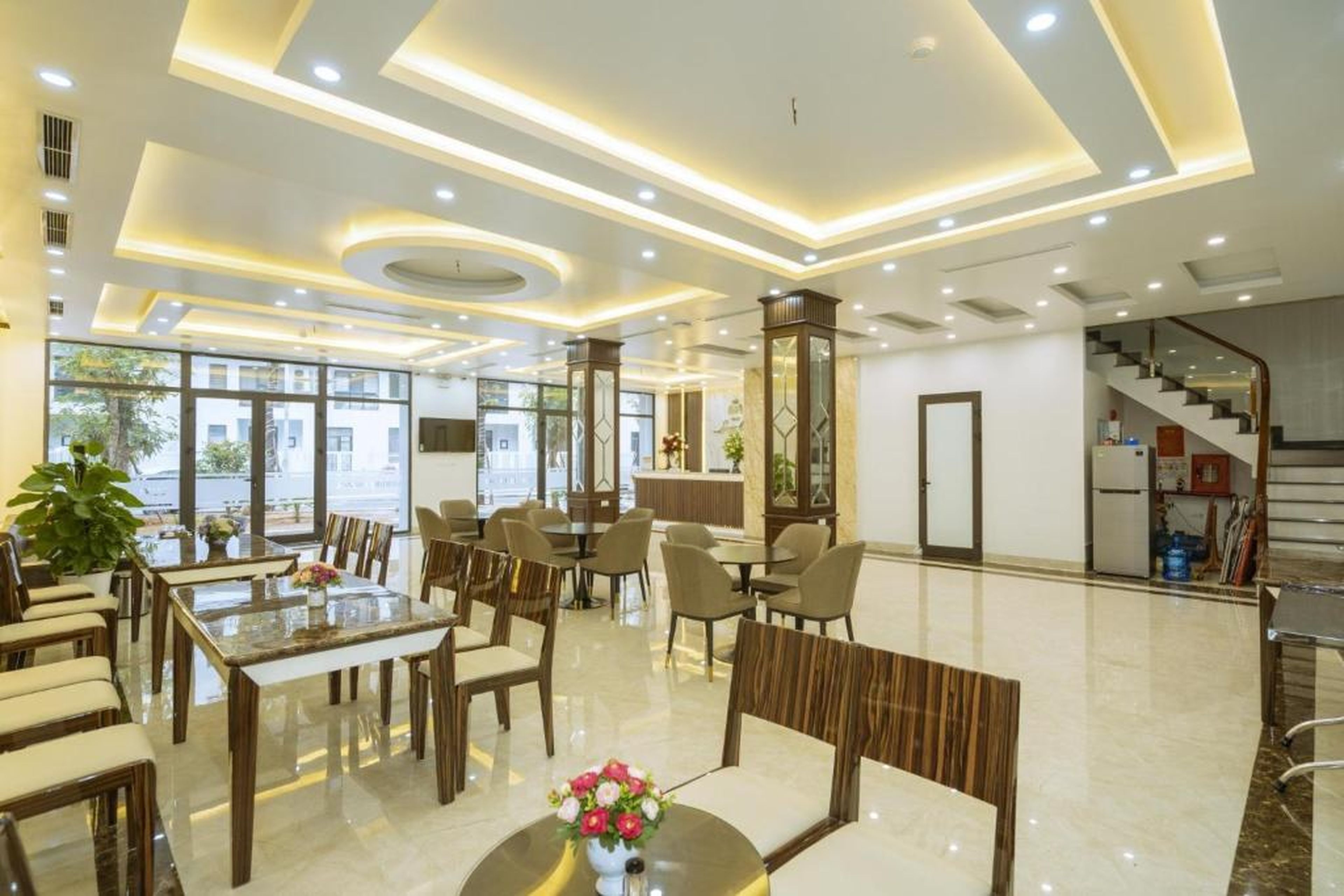 Luxury Palace Hotel - Hình 37