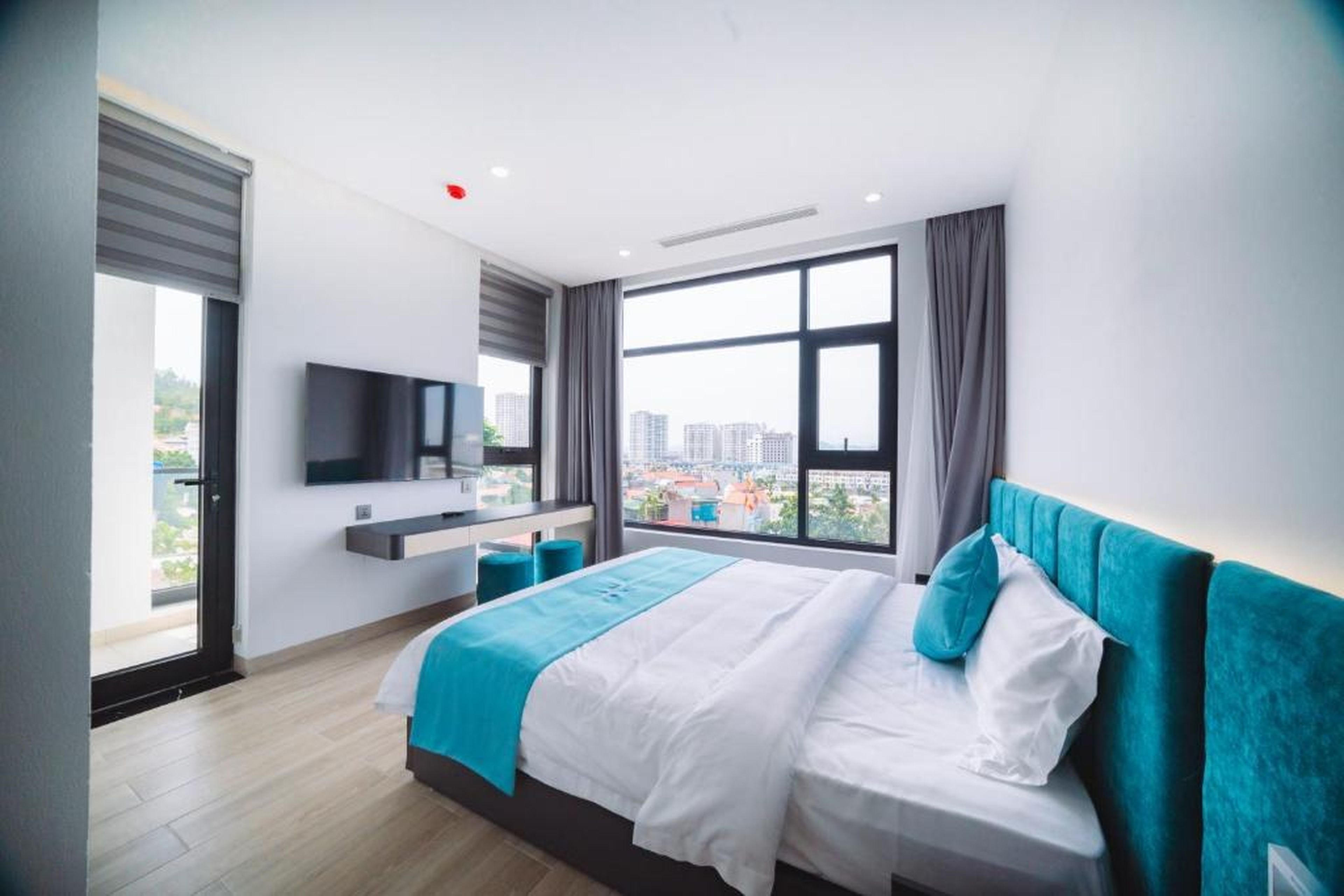 MAREMONTI Luxury 5 Star Hotel - Hình 1