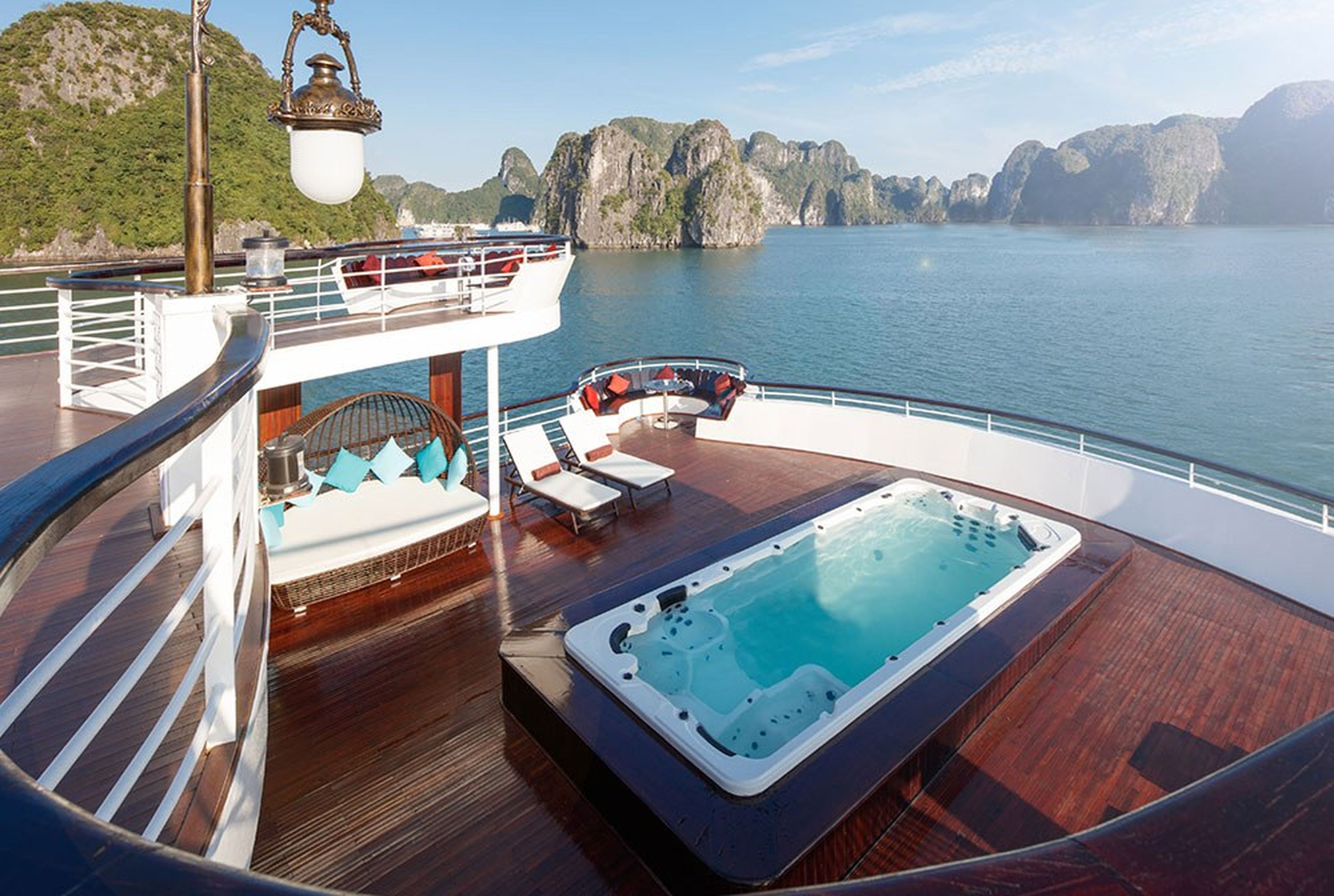 Khuyến mãi hấp dẫn trên du thuyền cao cấp Ambassador Day Cruise Hạ Long - Hình 13
