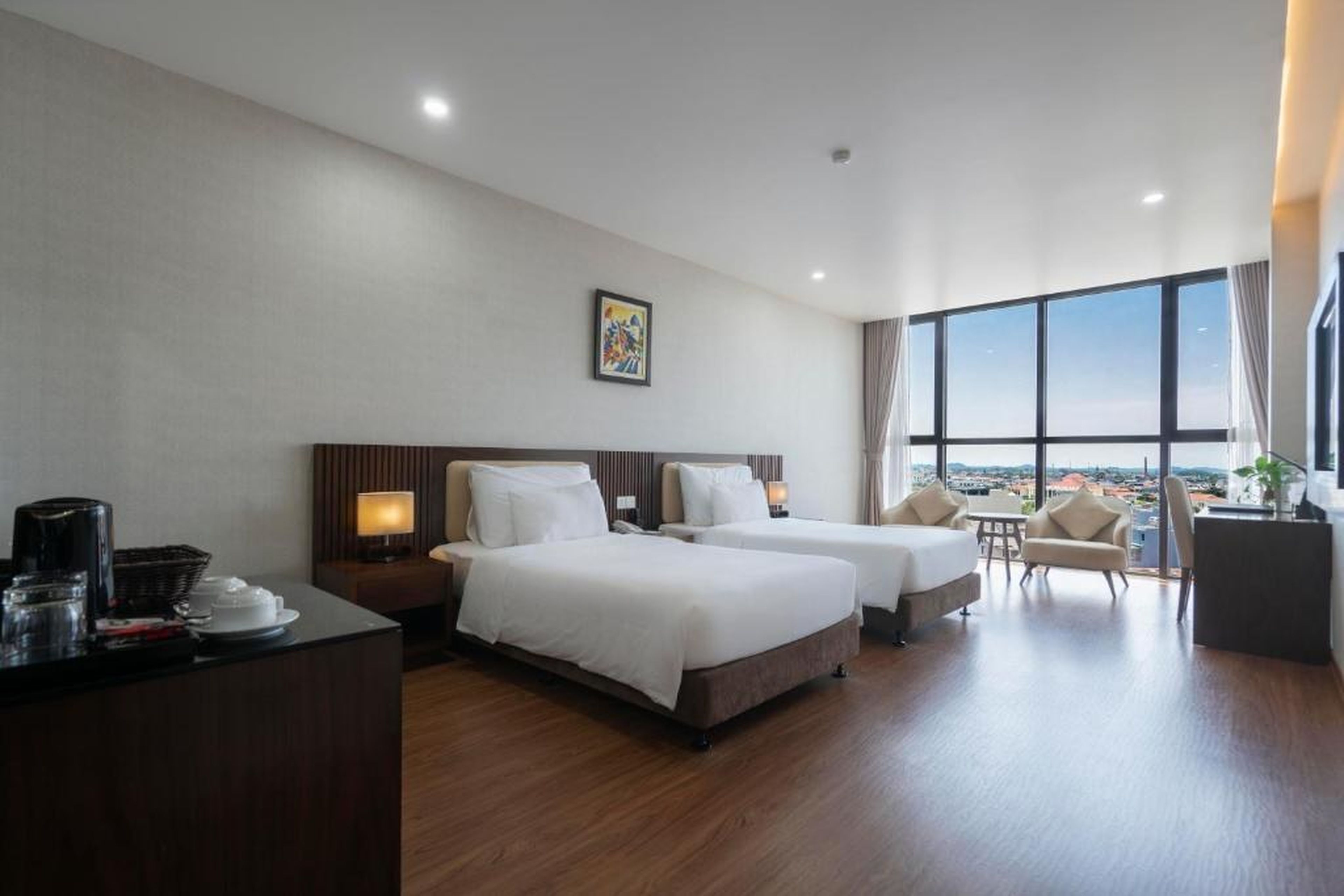 Luxury6 Hotel - Hình 2