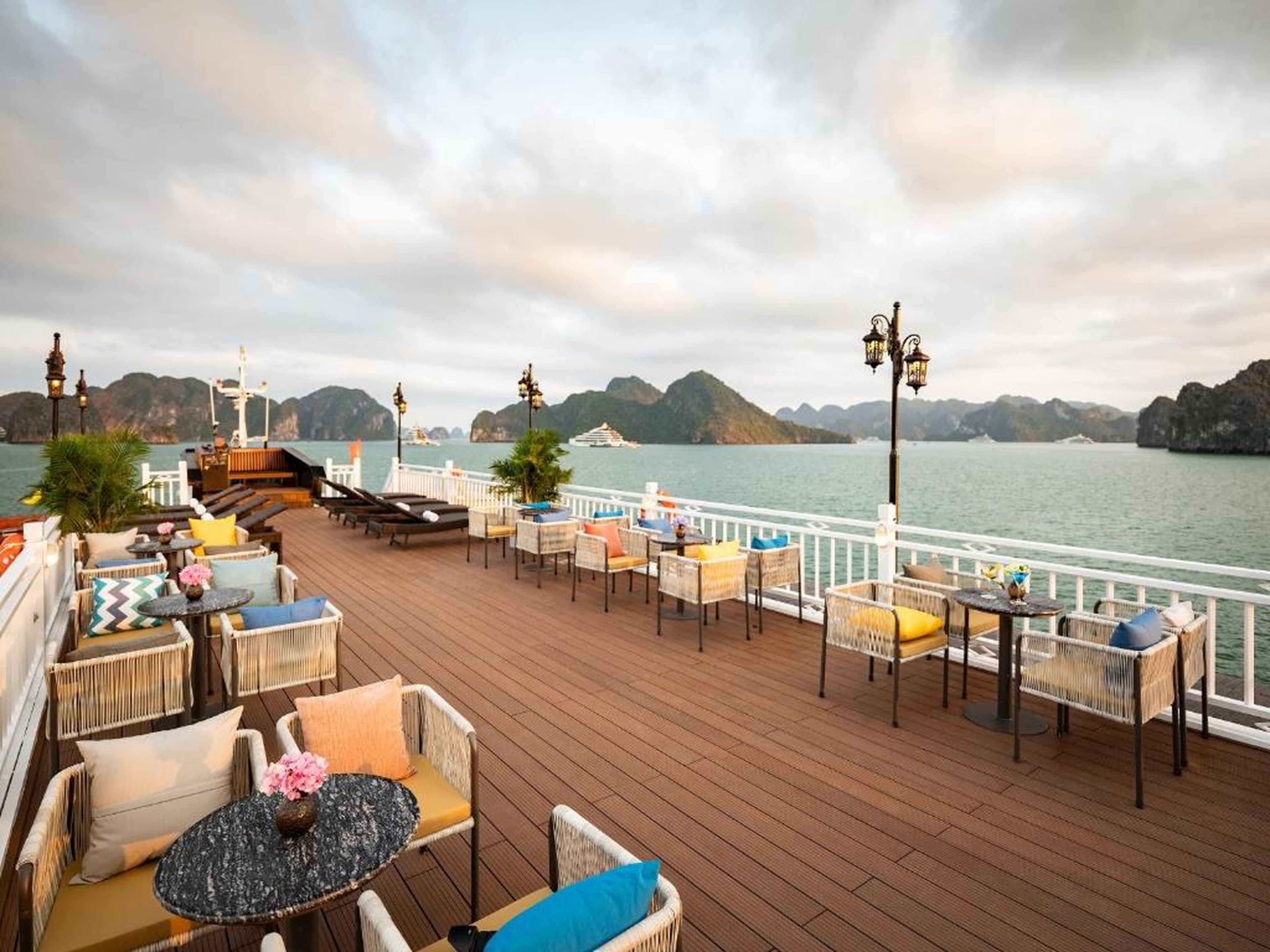 Cozy Bay Grand Cruise - Hình 6