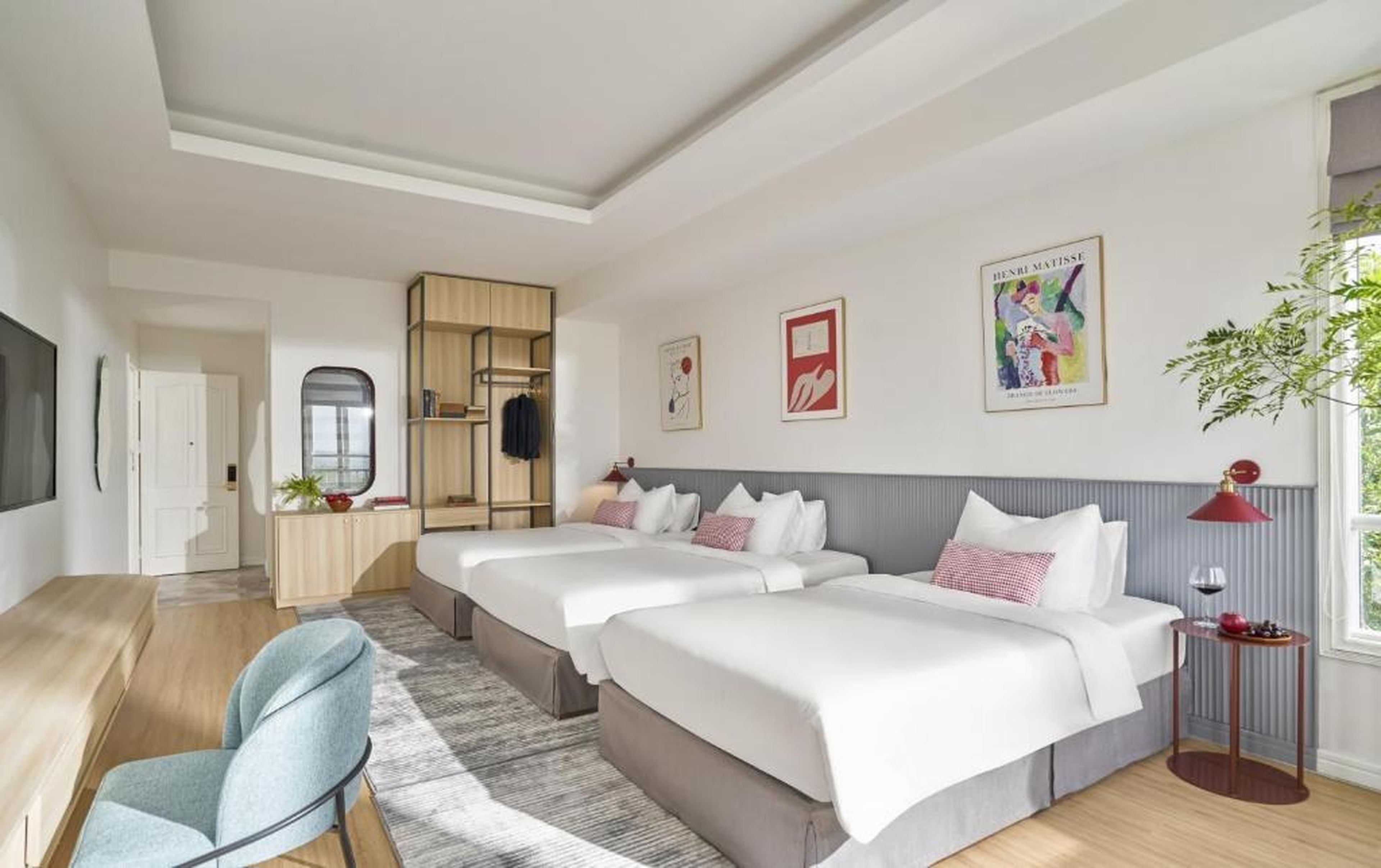 The Postcard Hotel - Hình 3