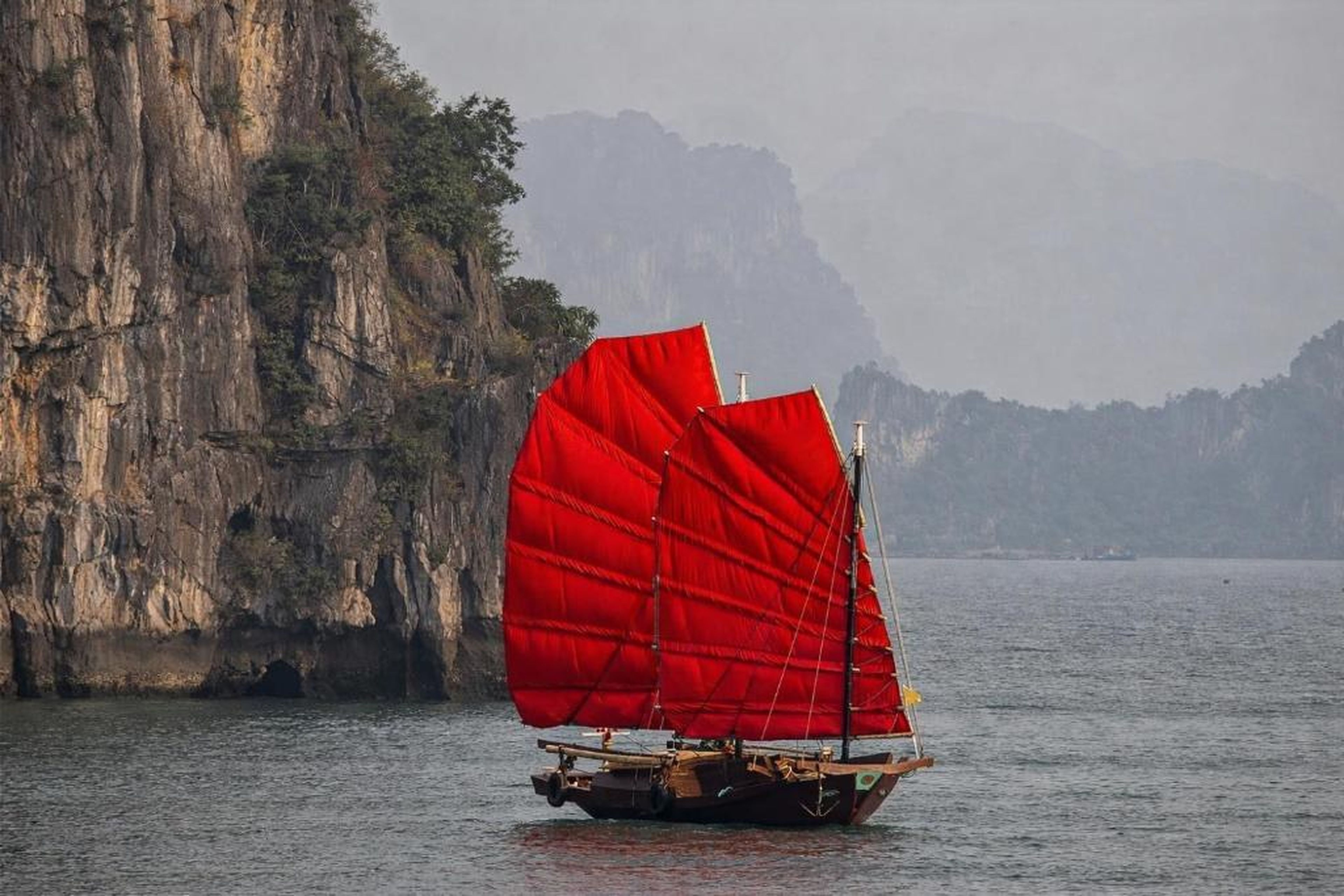 Private Sail Ha Long - Bai Tu Long - Hình 42