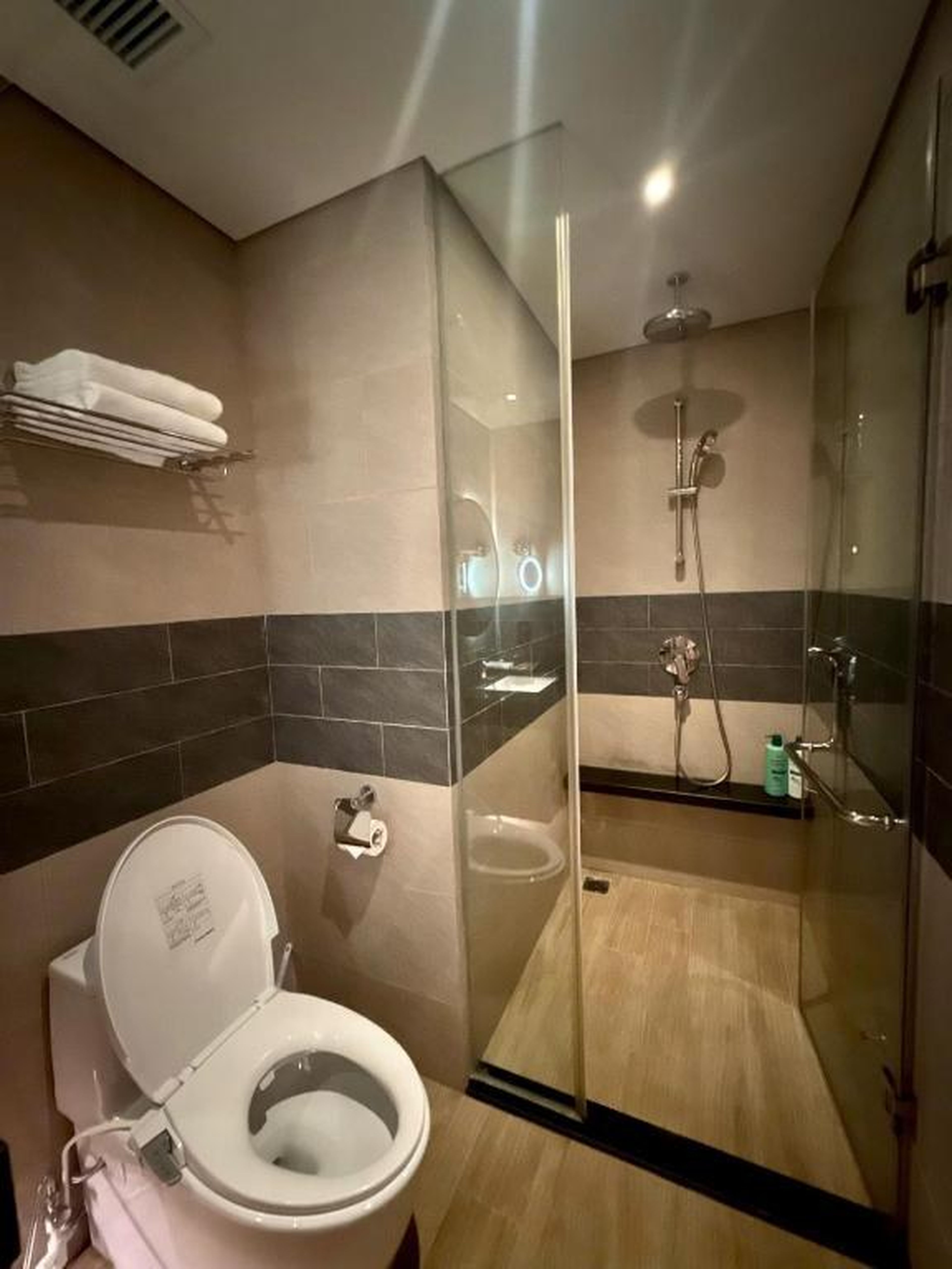 Studio in Citadines Marina Ha Long - Hình 10