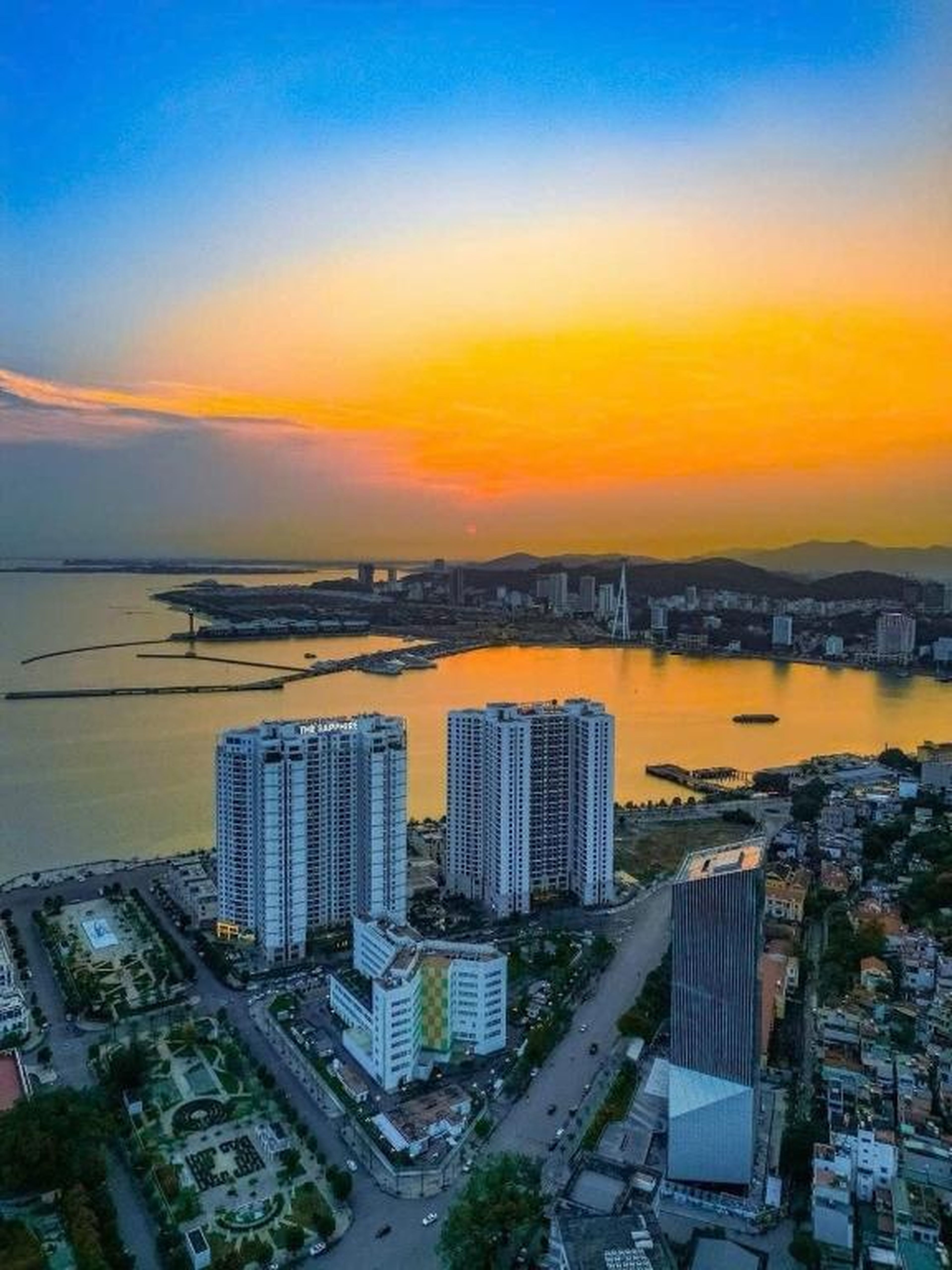 LaMaison Sapphire Homestay Ha Long-Cozy Apartment - Hình 19