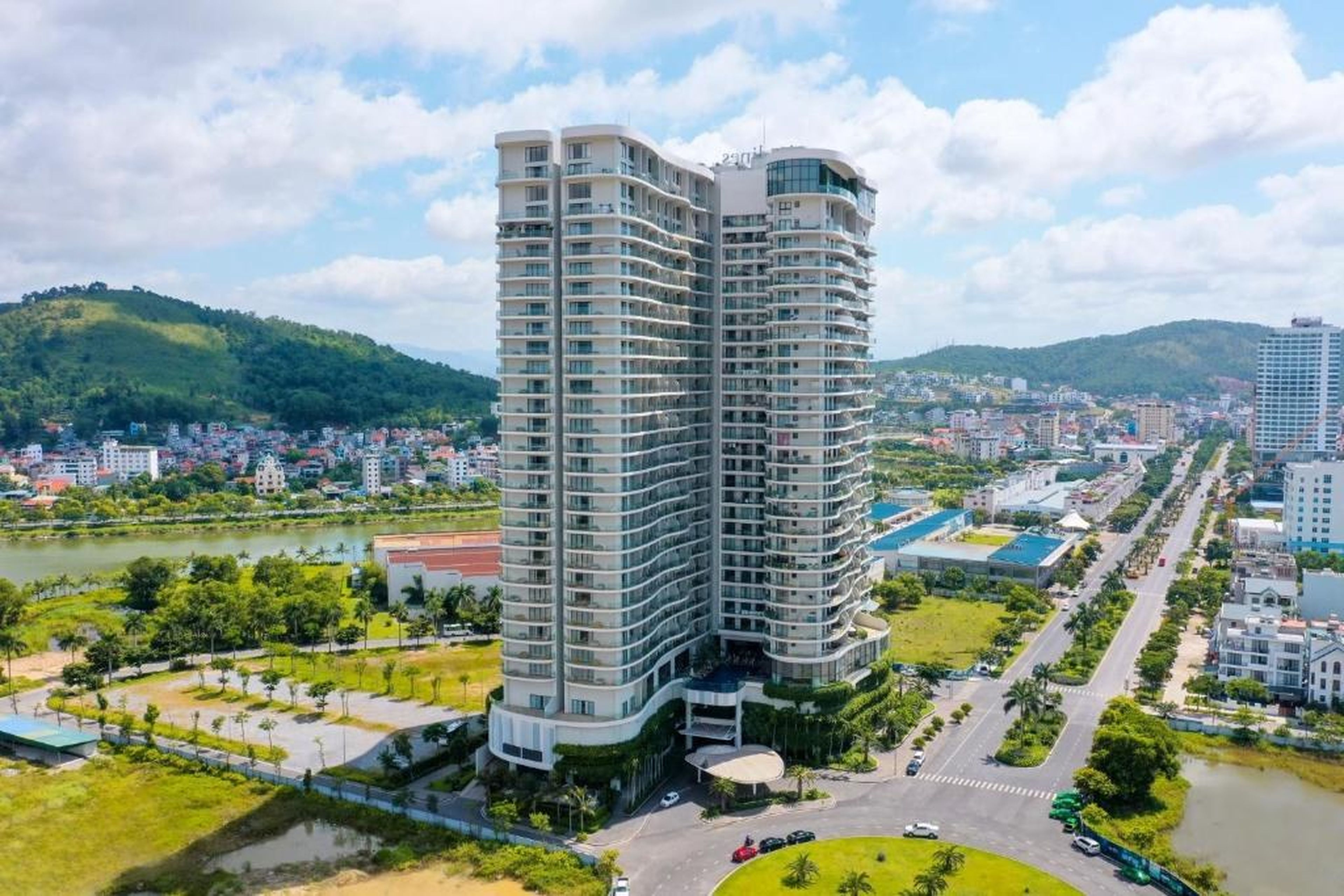Comzy Homestay Ha Long - Hình 25