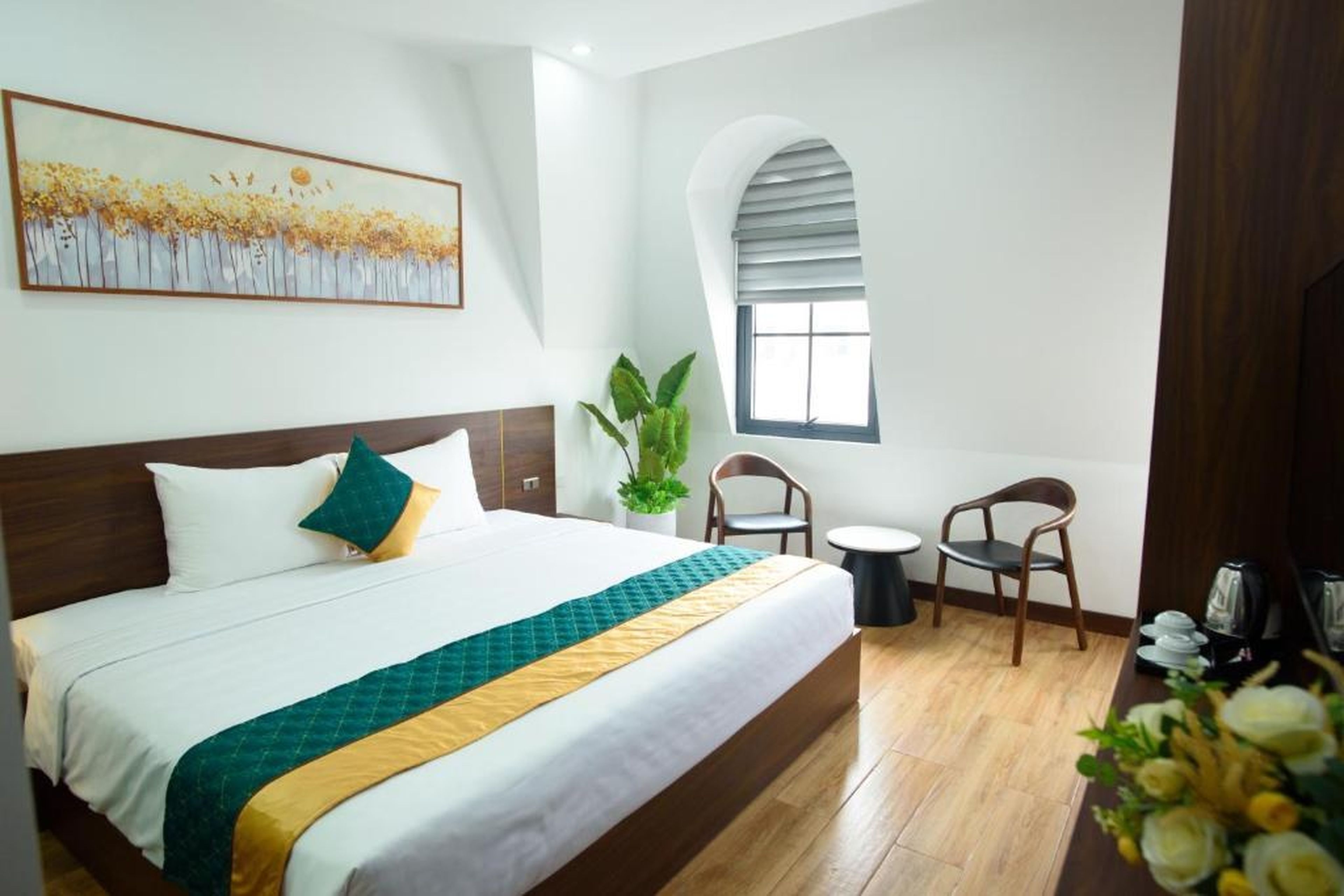 Maris Hotel & Coffee Ha Long - Hình 8