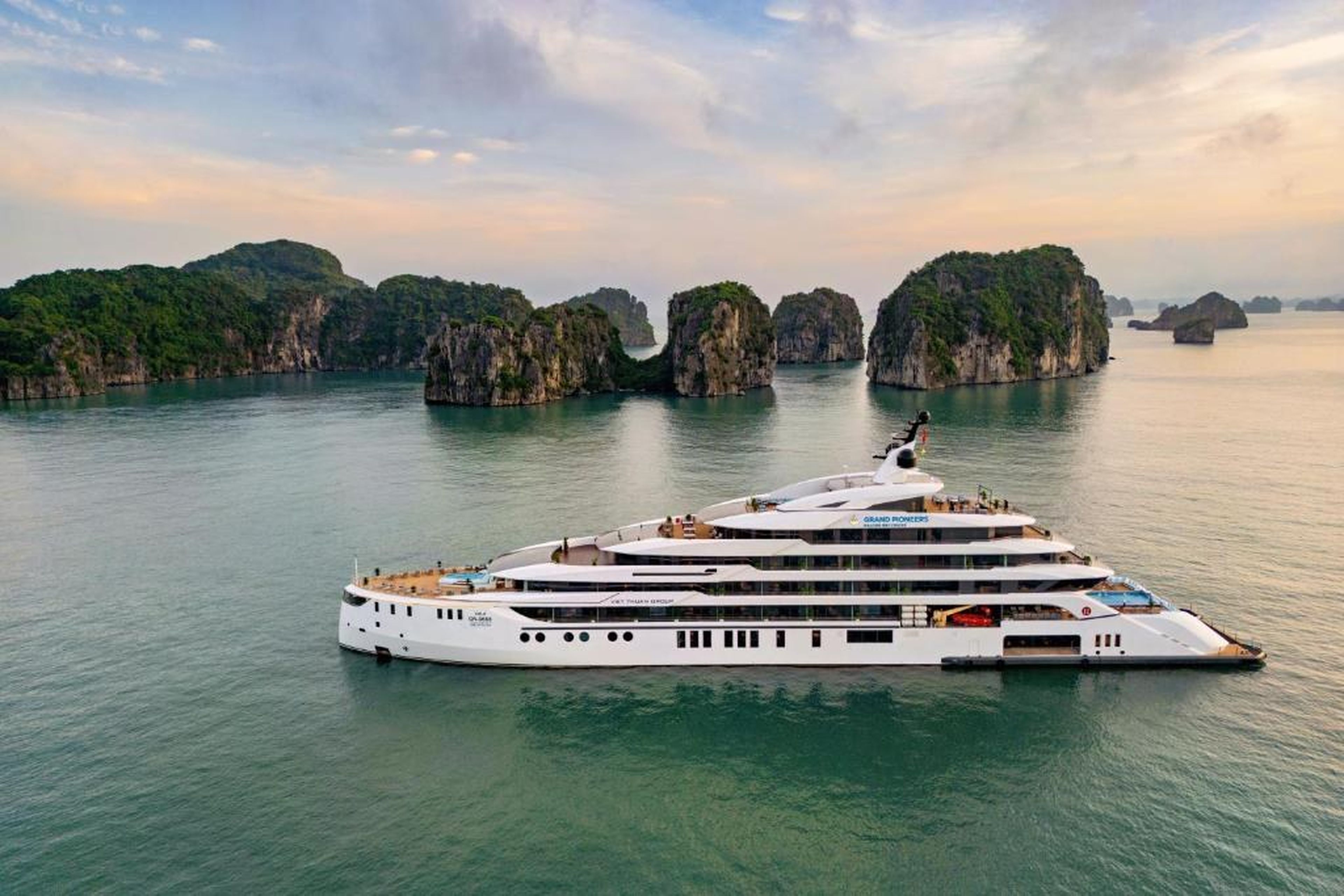 Grand Pioneers Halong Bay Cruise 2 - Hình 4