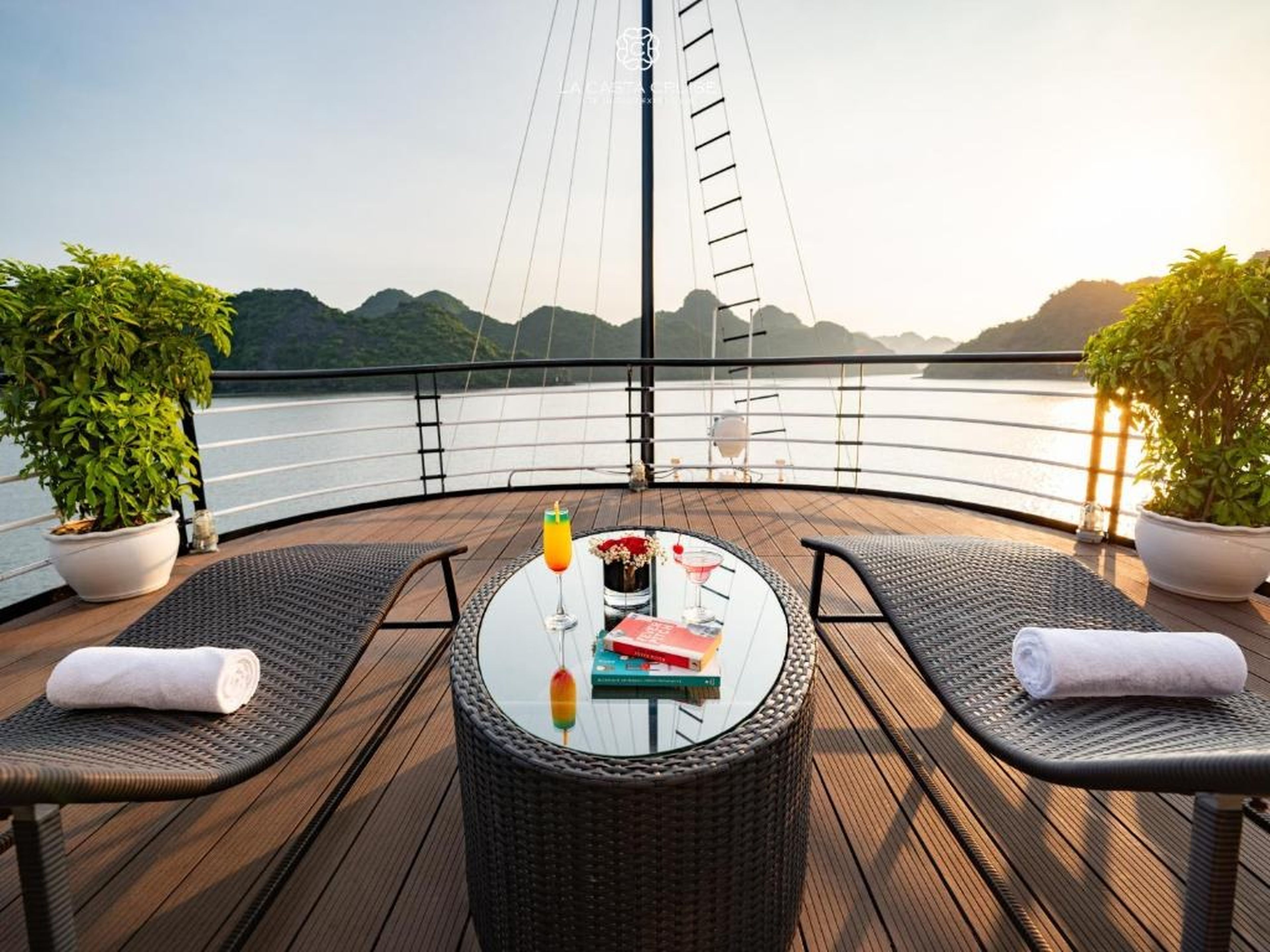La Casta 5-Star Cruise 2D1N - Lan Ha Bay - Balcony & Bathtub Ocean View - Hình 48